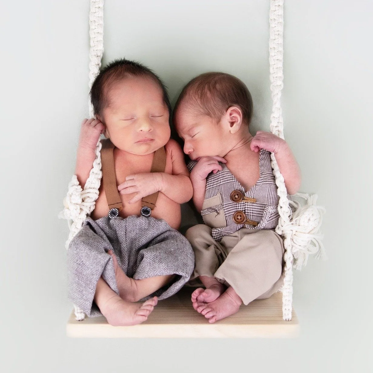 A joy that is shared is a joy made double 💙💙
.
.
.
#agoofamilyphotography #newbornphotography
#newbornphotographer #infantphotography #toddlersphotography #familyphotography #familyphotographer #baby #sweetbaby #thebabyyears
#michiganphotographer #