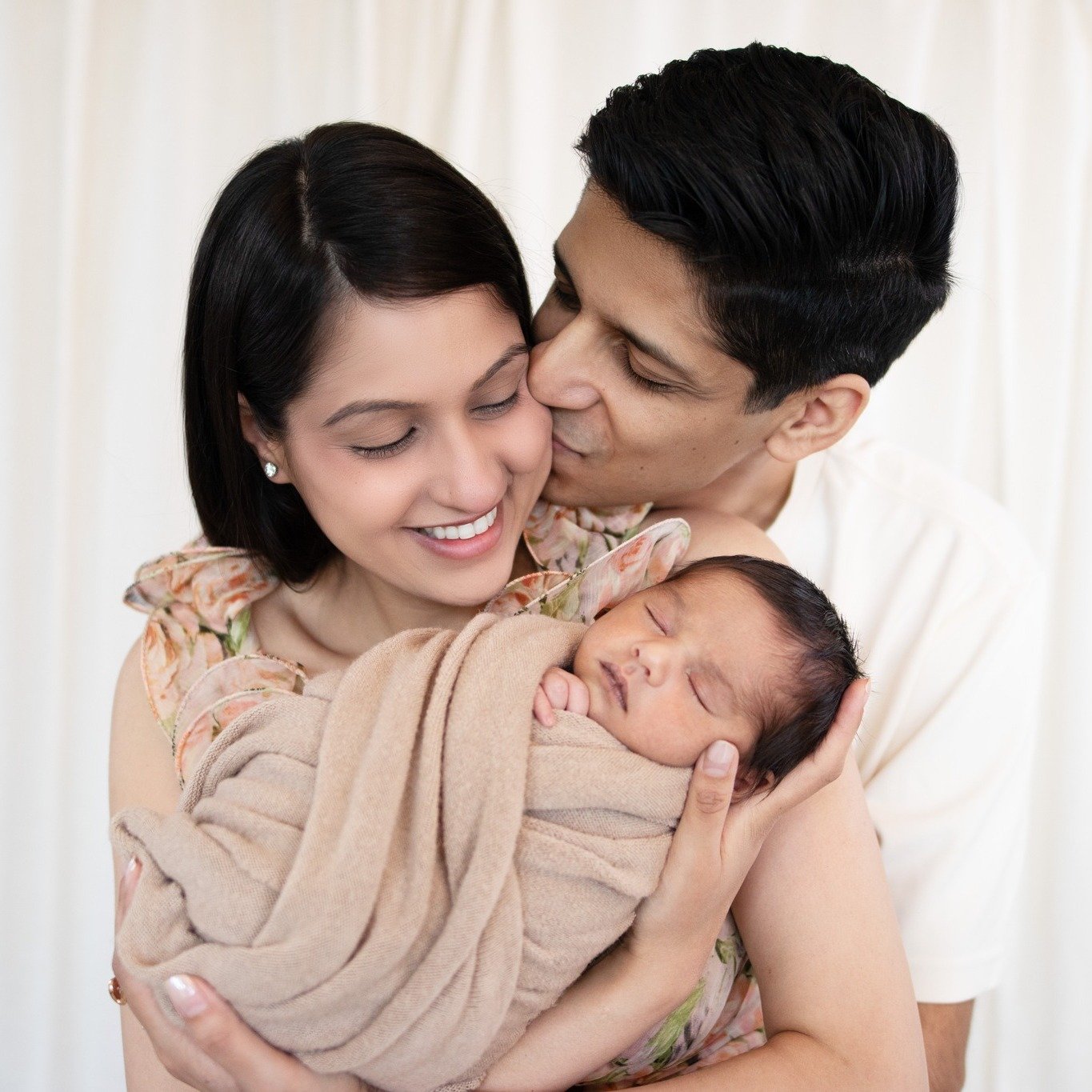 🩵 Watching these two fall even deeper in love as they admire their precious baby boy is pure magic. The sweetest chapter has just begun, filled with cuddles, laughter, and unforgettable moments. ✨

#AgooFamilyPhotography #NewbornPhotography #Michiga