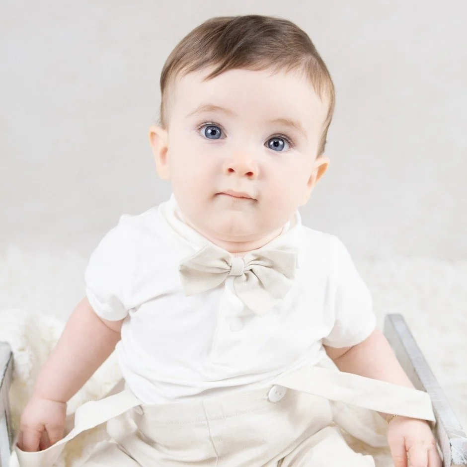 ✨ Twelve months of quiet wonder and growing into the world 🤍🧸 📖 His story is just beginning, and it&rsquo;s already beautiful 🌿
#OneYearPortraits 🕊️ #BabyBoy 👶 #NaturalLightPhotography 🌞 #MichiganMilestones 🗺️ #StorytellingThroughPhotos 📷🖋️