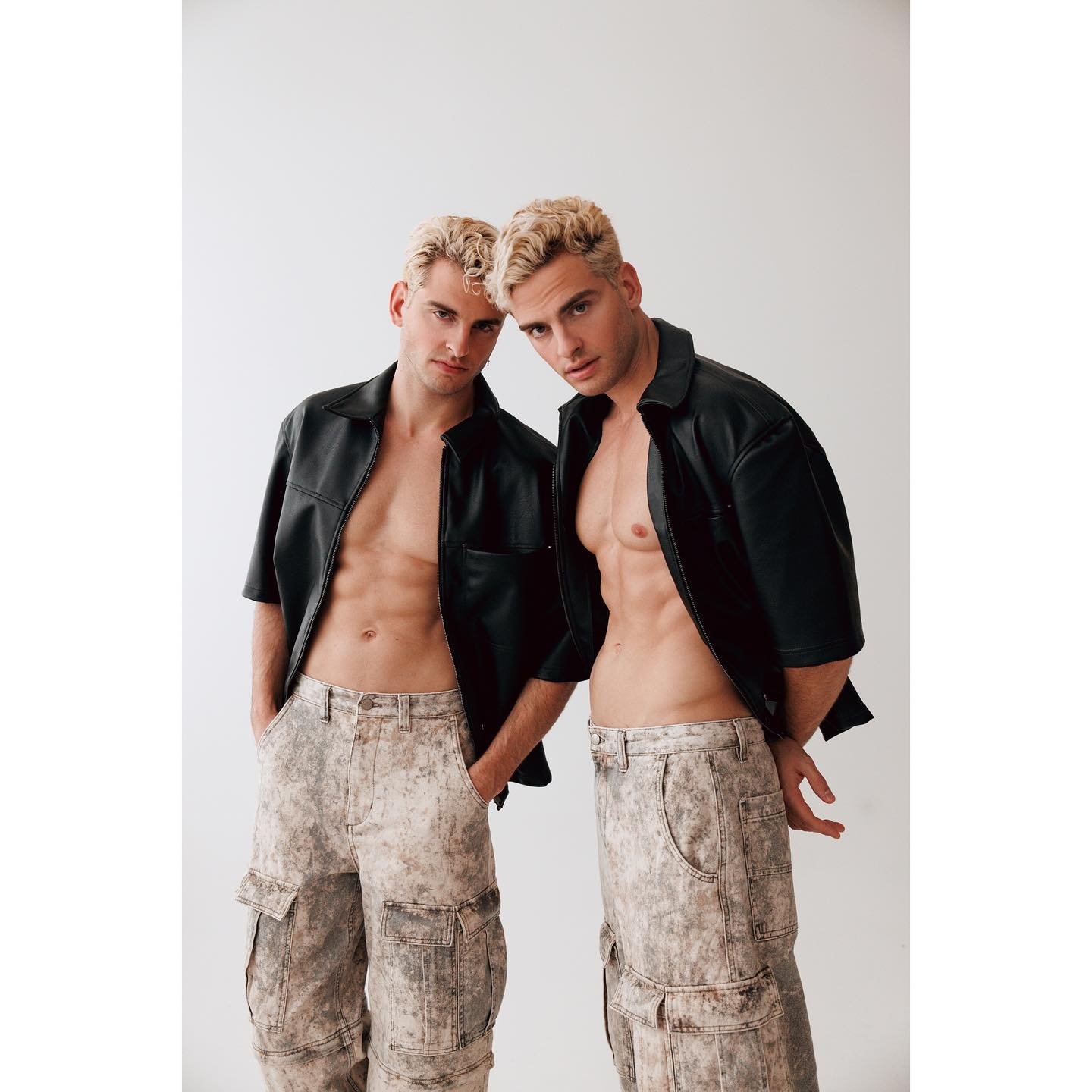 GNTM Twins Julian &amp; Luca ✨

Models @julianandluka 
Photographer @elenibogatini 
Styling by me @gergana_reinhold_styling 

#twins #zwillinge #doubletrouble #menswear #gntm #manstyle #manfashion #streetfashion #highstreetfashion 
#fotoshooting #set