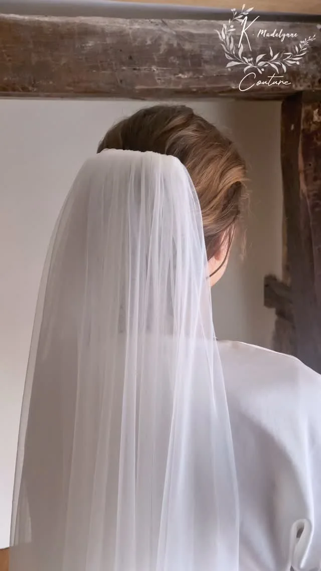 The Coral Hair Comb
Hand beaded, handmade to order in the UK
#weddinginspiration #weddinghair #inspiration