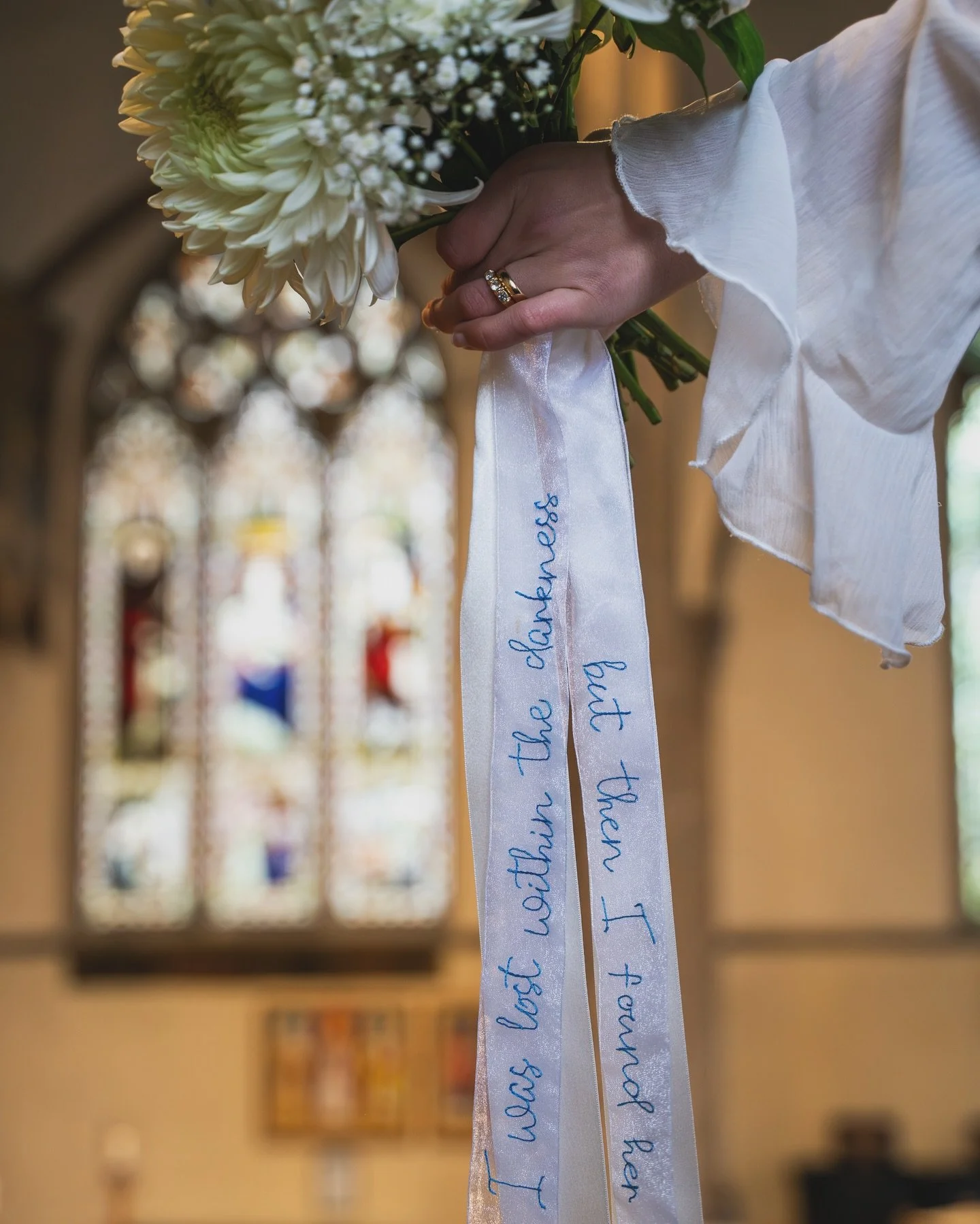 I was lost within the darkness, until I found her
Add a personal touch to your bouquet ribbon, with hand embroidered quotes 
💌 to design your own

Photography: @megannancycreative 

#stephensanchez #weddingmonogram