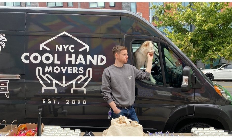 Cool+Hand+Movers+Van+and+mover.jpg