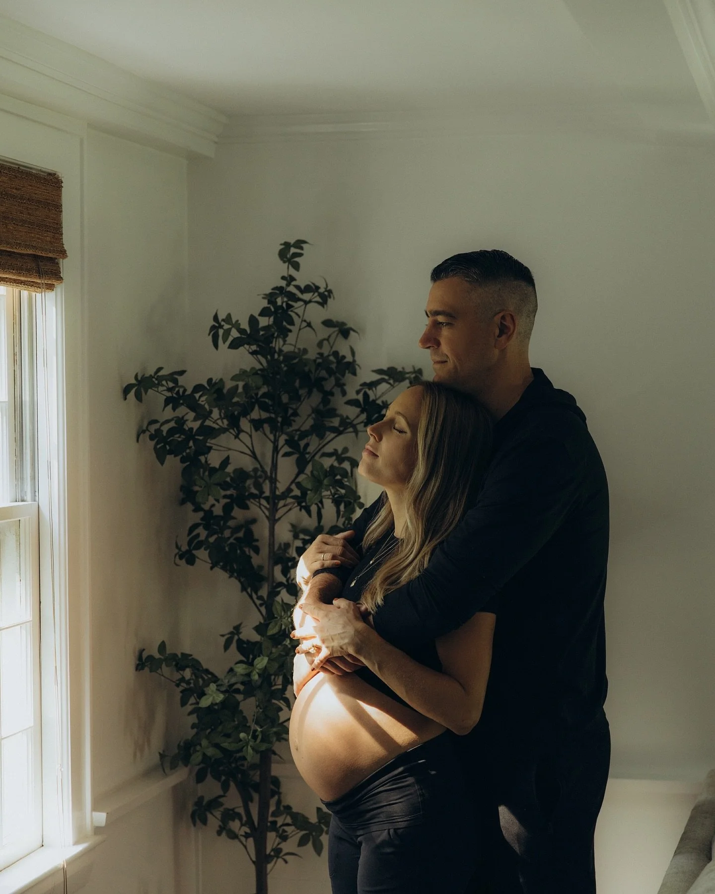 waiting their little love 💕 
Maternity photoshoot at home