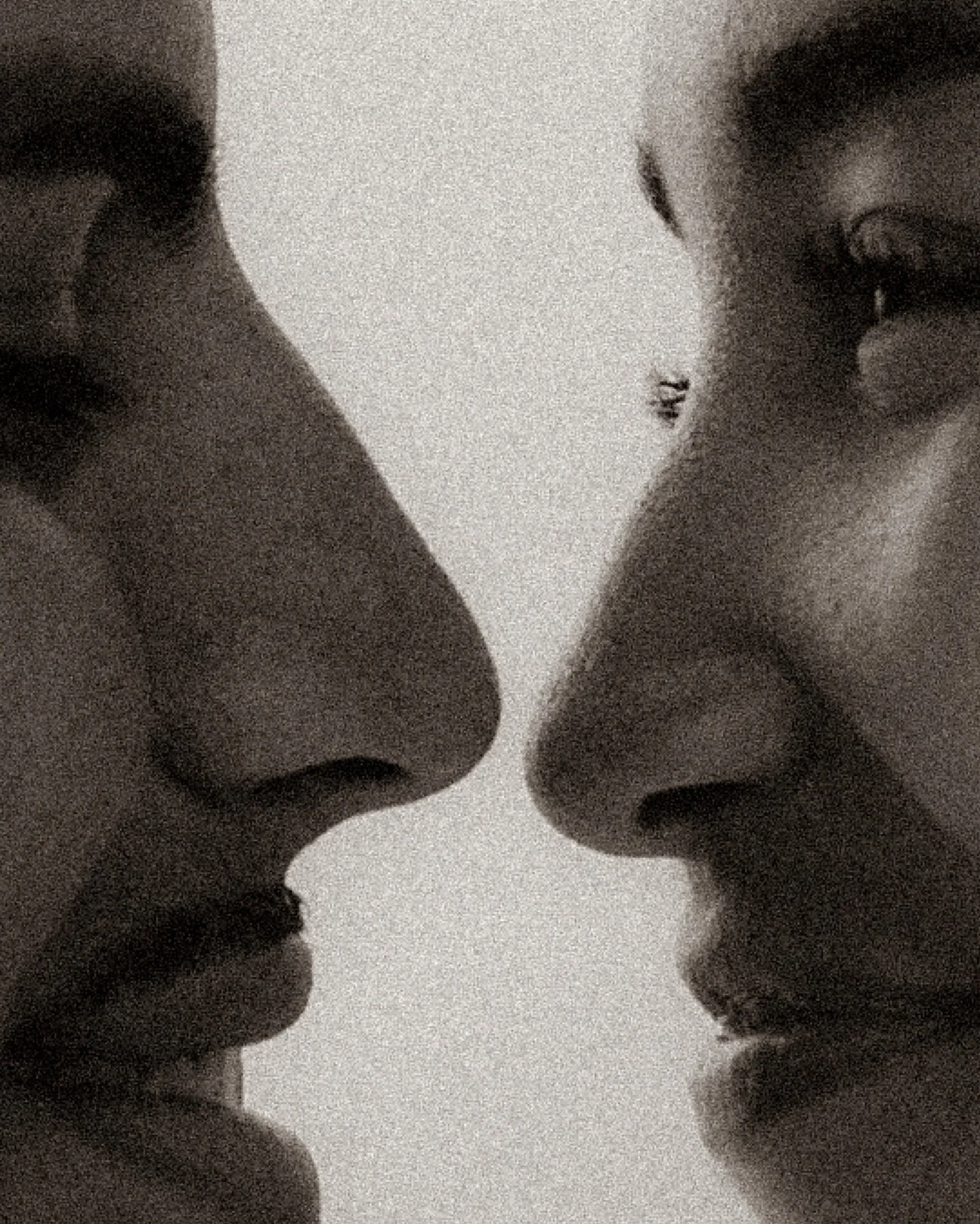 &ldquo;I&rsquo;m completely fascinated by you and by the energy that lights up everything around you.&rdquo;
Mini beach session