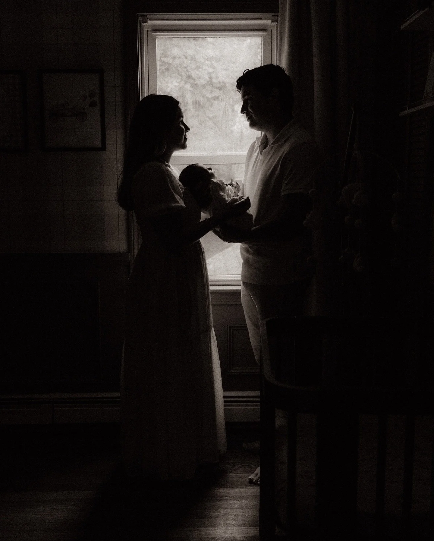 The way we love you 🩵💫🦢🍂
family photoshoot at home