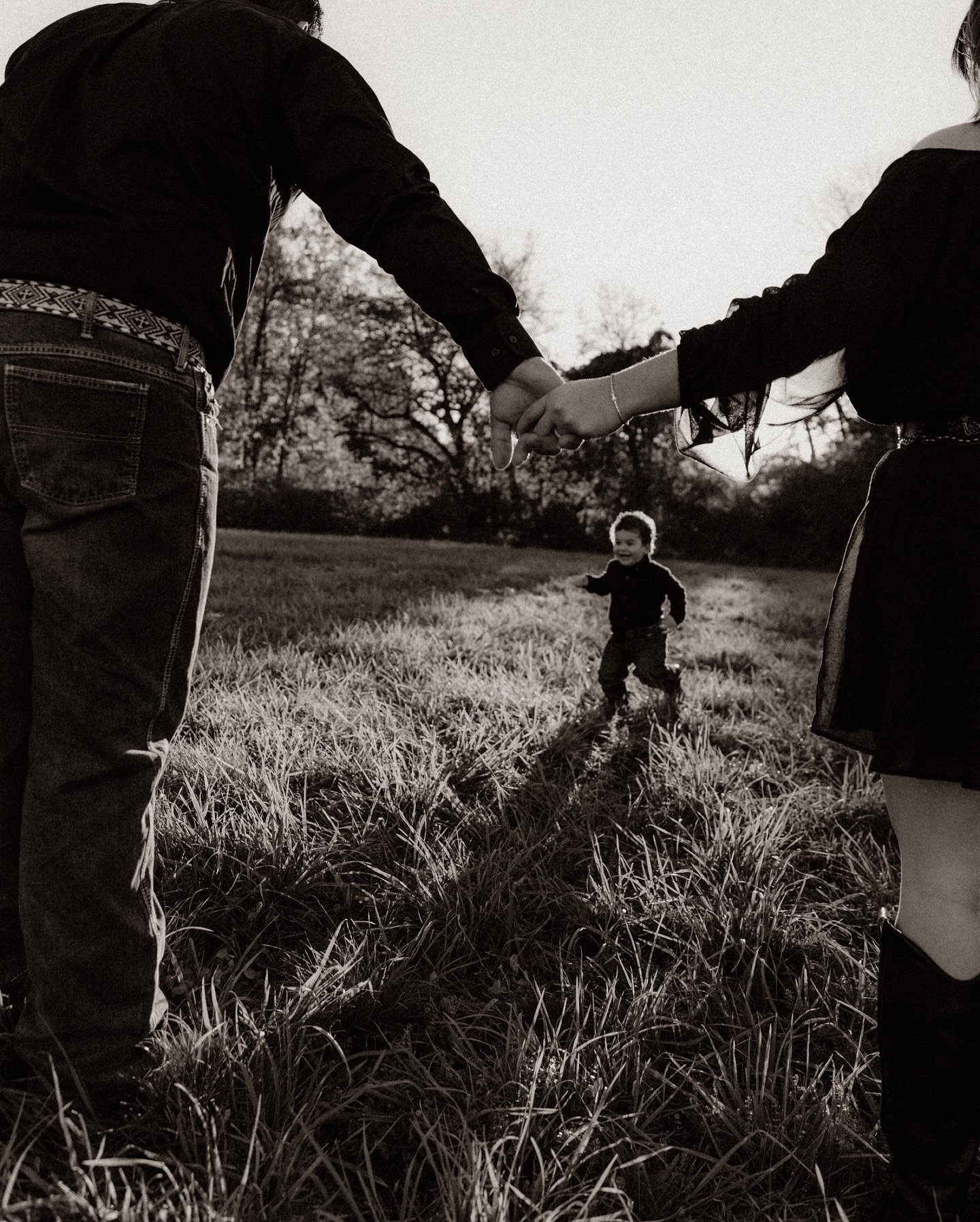 Livin&rsquo; On love surrounded by sunset 
🐎 🤠 🌅 🤎