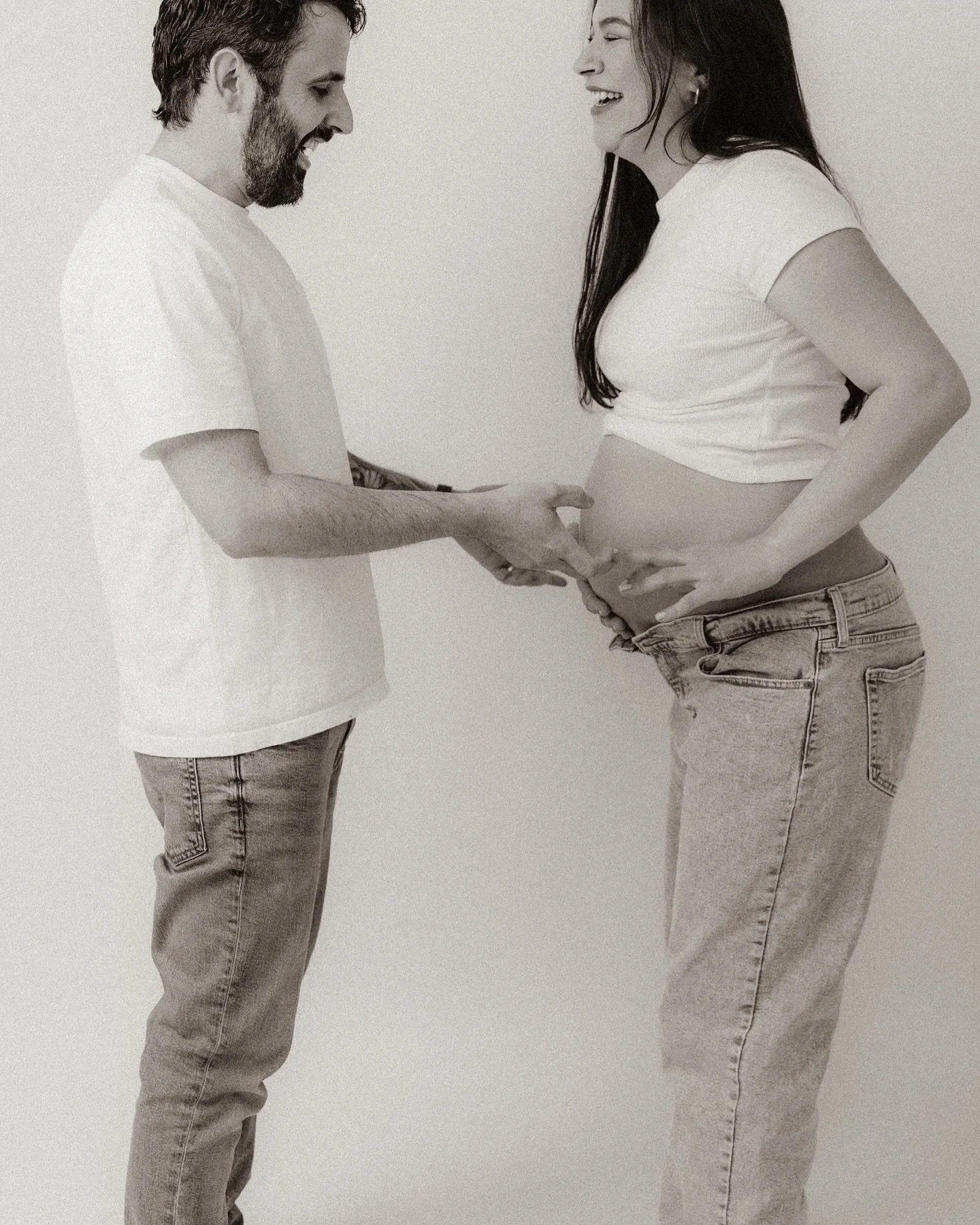 &ldquo;Little moments, big happiness.&rdquo;
Maternity photoshoot 💫🤎✨