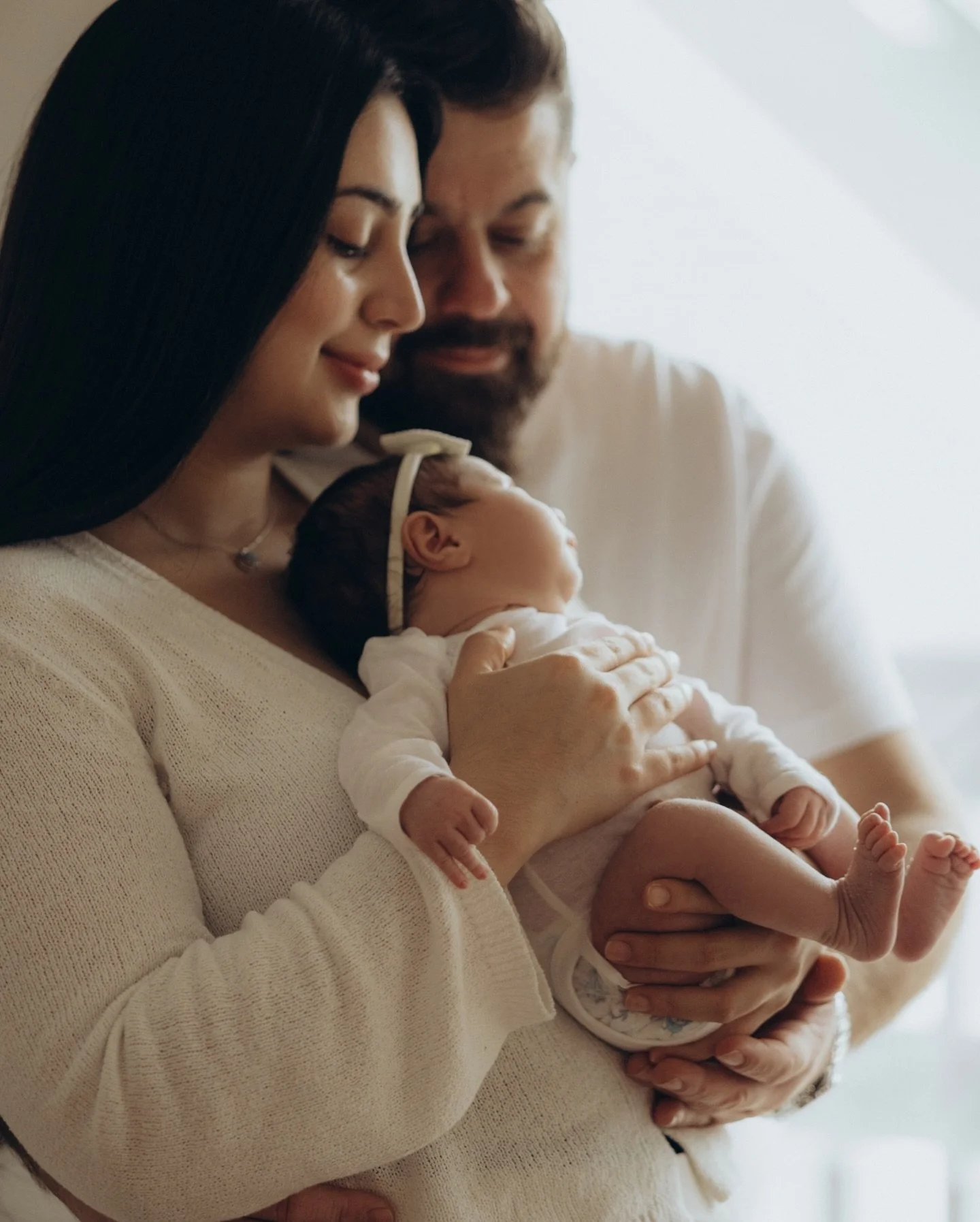 💖🌸💫So small in our hands&hellip; 
so enormous in our story.
Newborn lifestyle at home