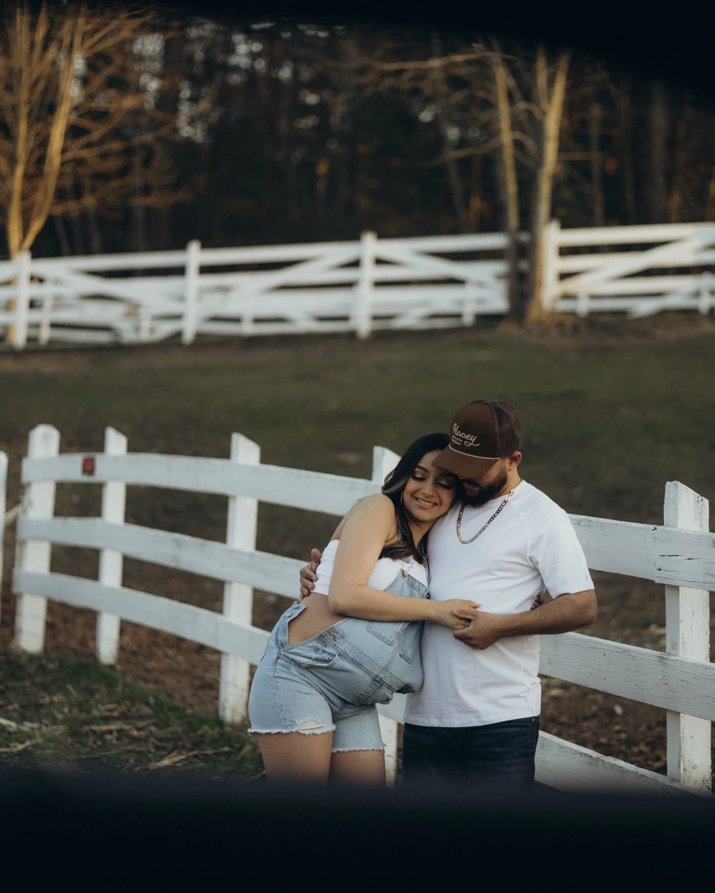 &ldquo;Two people in love with life&hellip; and a love growing inside me.&rdquo; 💫🐎👢
Maternity photoshoot