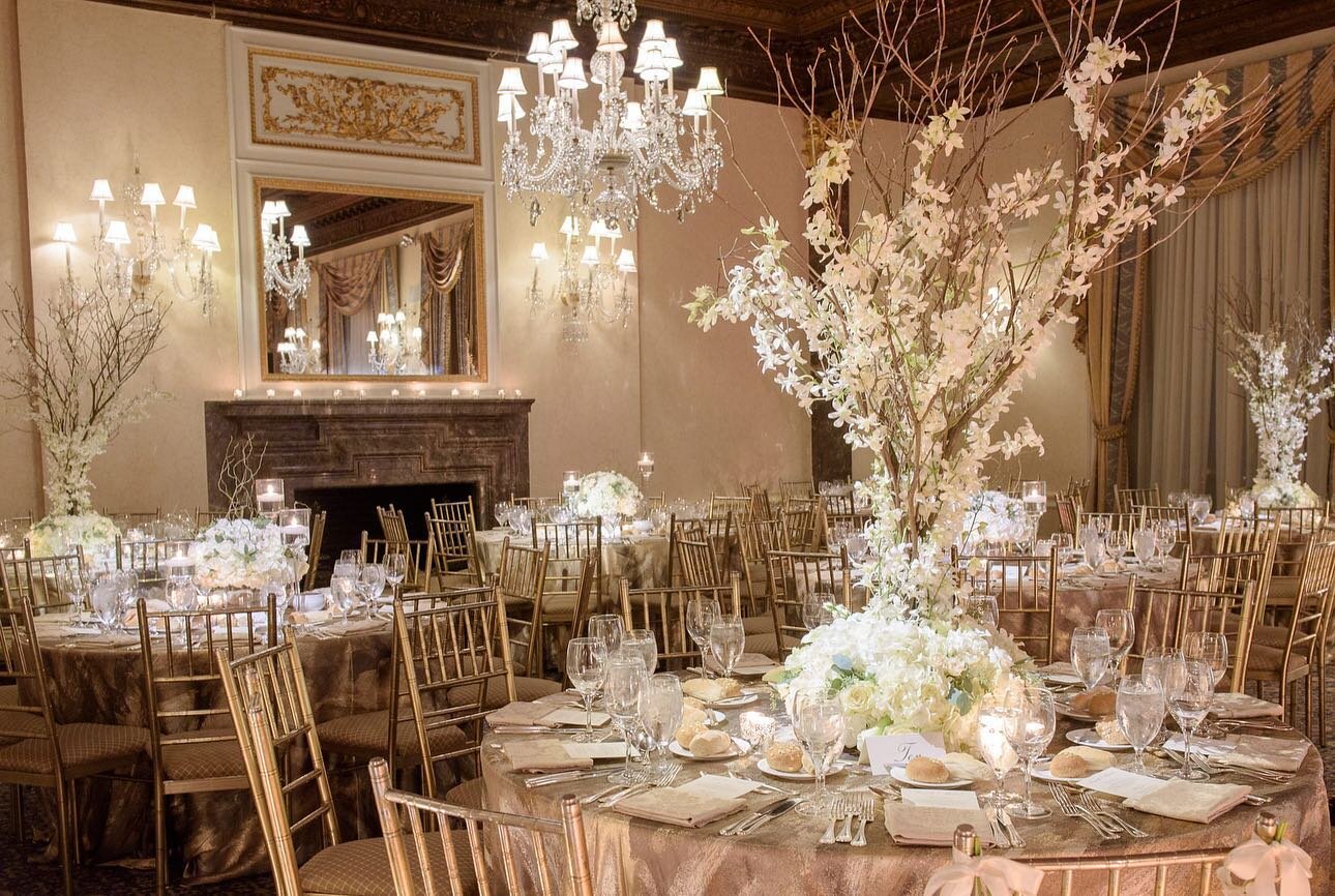 Florals? For spring? Groundbreaking 😉
Check out some of our favorite floral details from past events 💐

#springwedding #summerwedding #weddingflorals #floralphotography #eventflorals #weddingplanning #nycwedding #nycevents