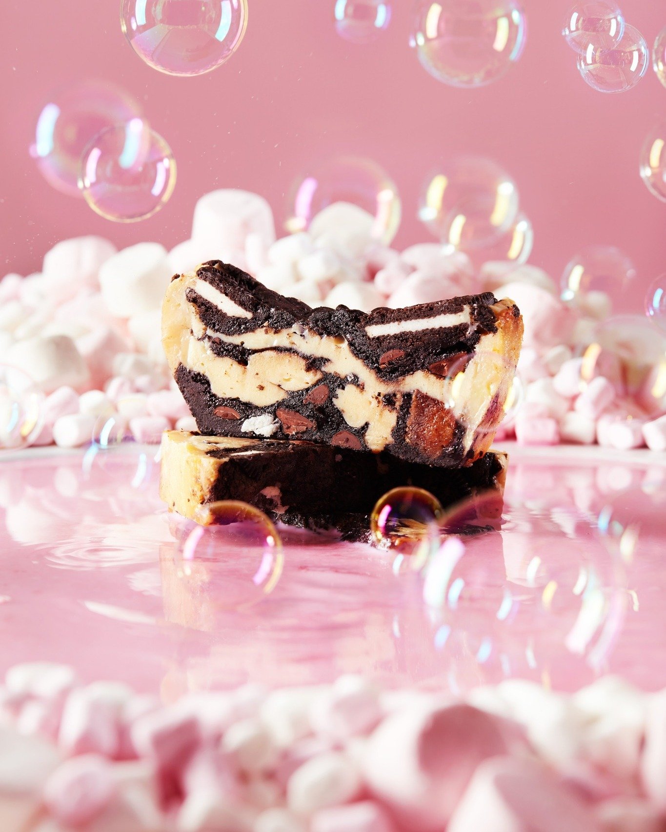 I have a feeling this is what @shemeansbiscuits dreams are like 🤣. There is never any shortage of bubbles, sugar and rainbows on these shoots!!