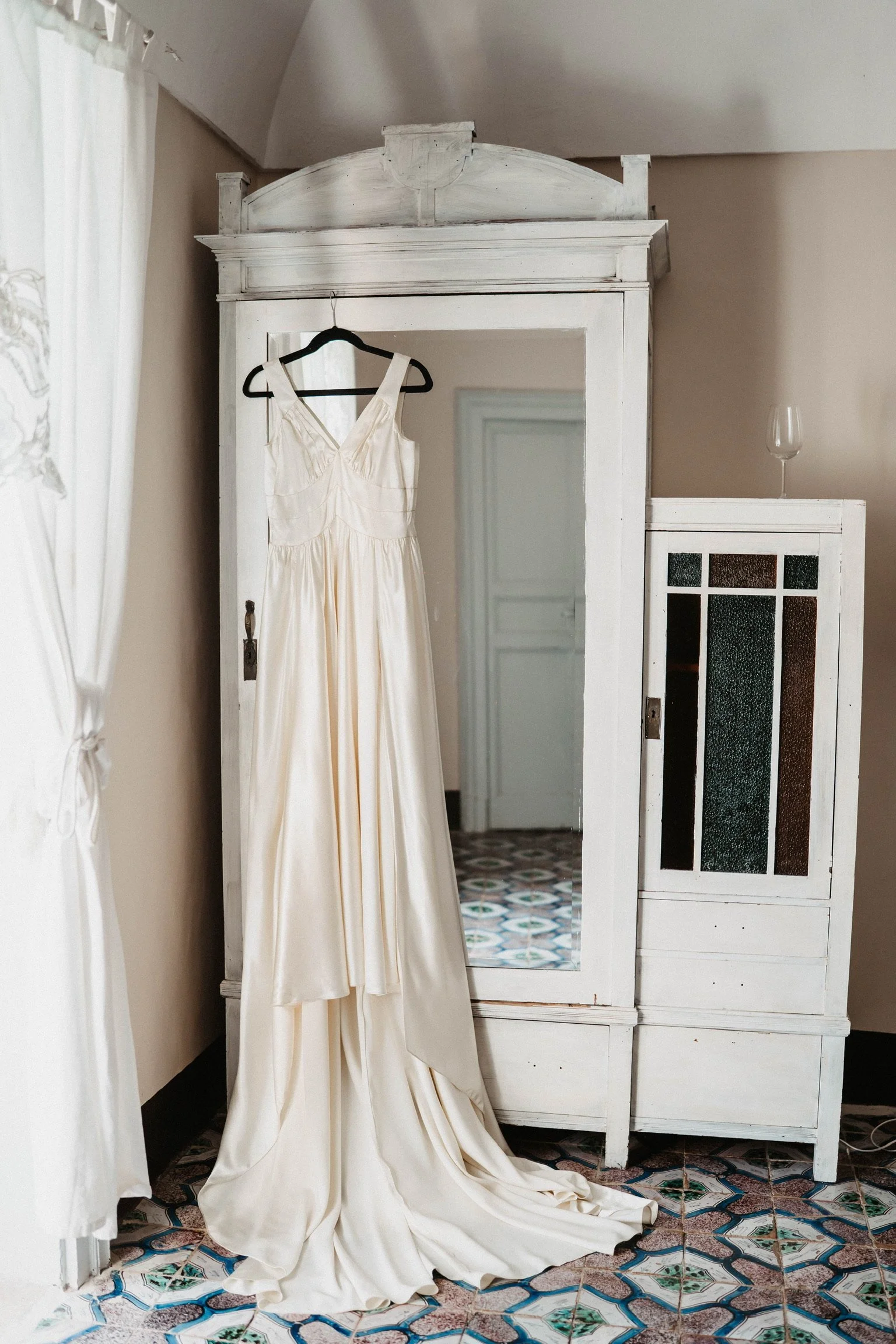 holly vintage hanger.JPG