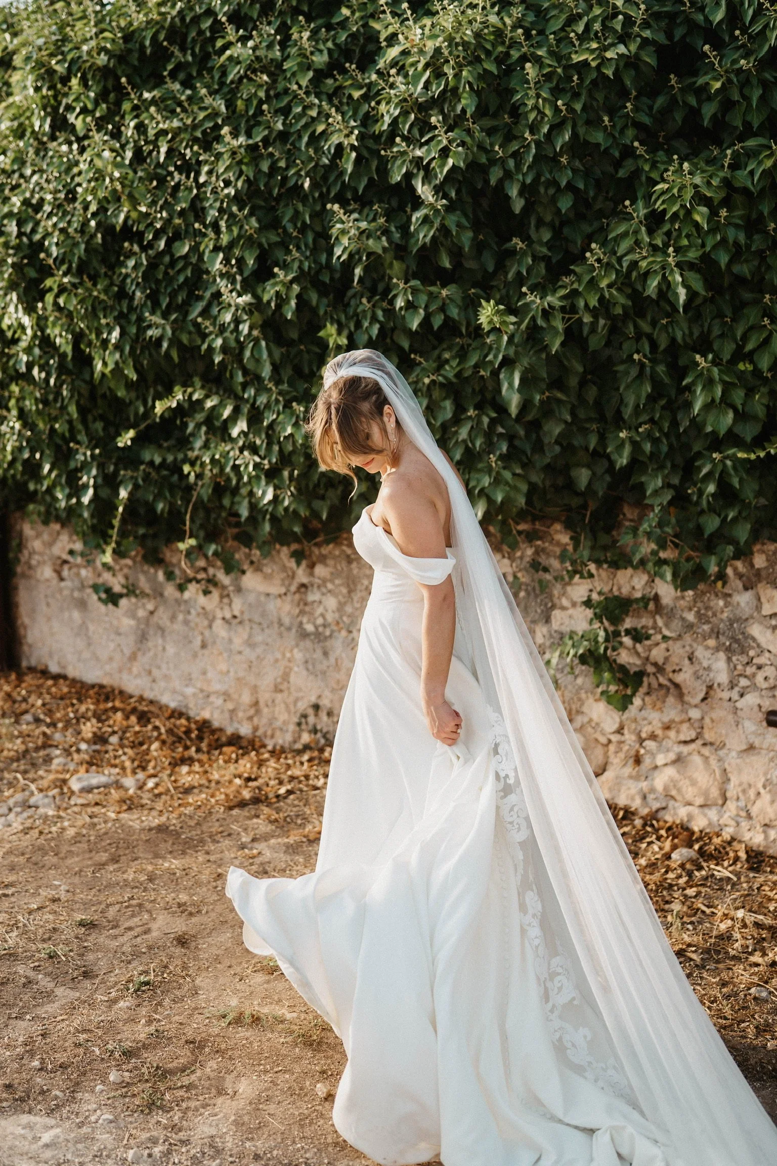 holly modern side with veil.JPG