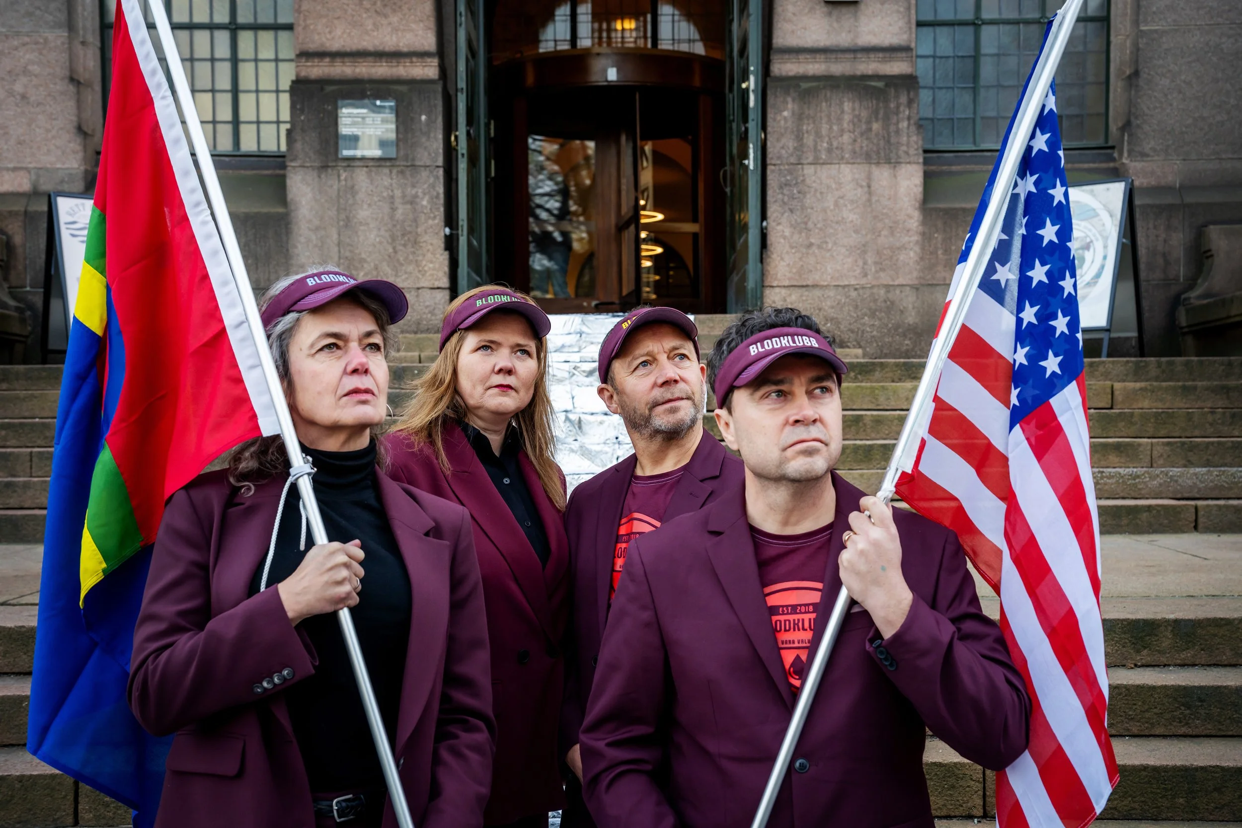 PRomoFlagg utenfor Gorm_K.Gåre_Blodspor_004-kopi.jpeg