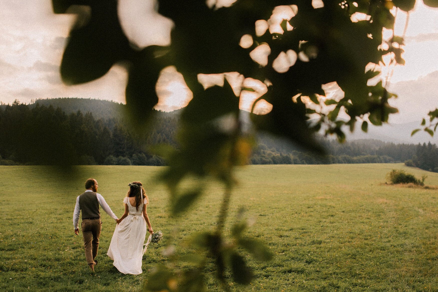 2 DIY bohemian hipster wedding in the forest 003.jpg