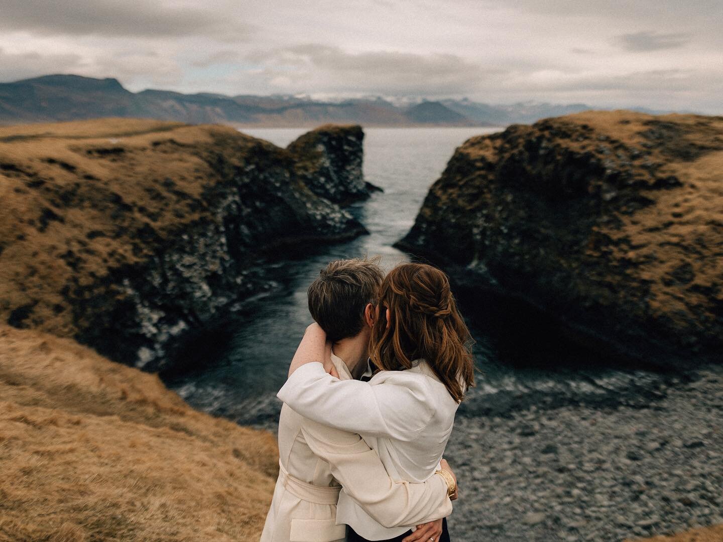 Stacey+Susie &amp; their beautiful Icelandic elopement.
-
Planned by @pinkiceland @valdivald 🙏

#gettingmarried #icelandwedding #equallywed #icelandlove
