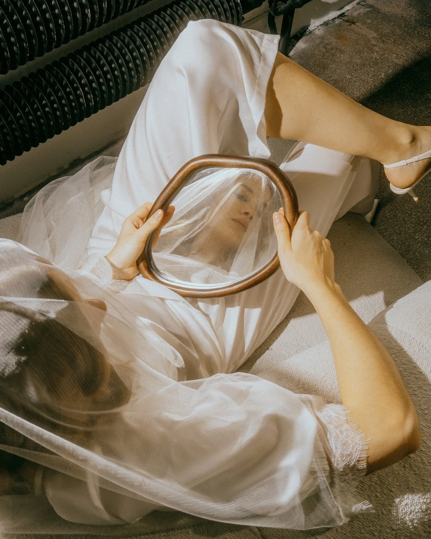 A few highlights from last week&rsquo;s editorial &ldquo;Caff&egrave; Romanza&rdquo;,shot for @nevadza and featuring the fresh @veronikakostkovaweddingatelier dresses. ✨

Huge thanks to the amazing team who brought this vision to life! 
-
Concept &mi