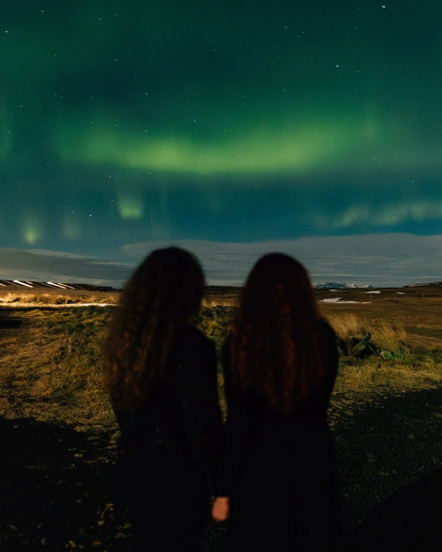 Wedding guests, ghosts and the Northern Lights a.k.a. just a casual wedding night in Iceland. And yes, @pinkiceland team can even schedule auroras for their weddings! 🙈✨
-
#icelandwedding #halloweenwedding #aurora #icelandelopement #winterweddings #