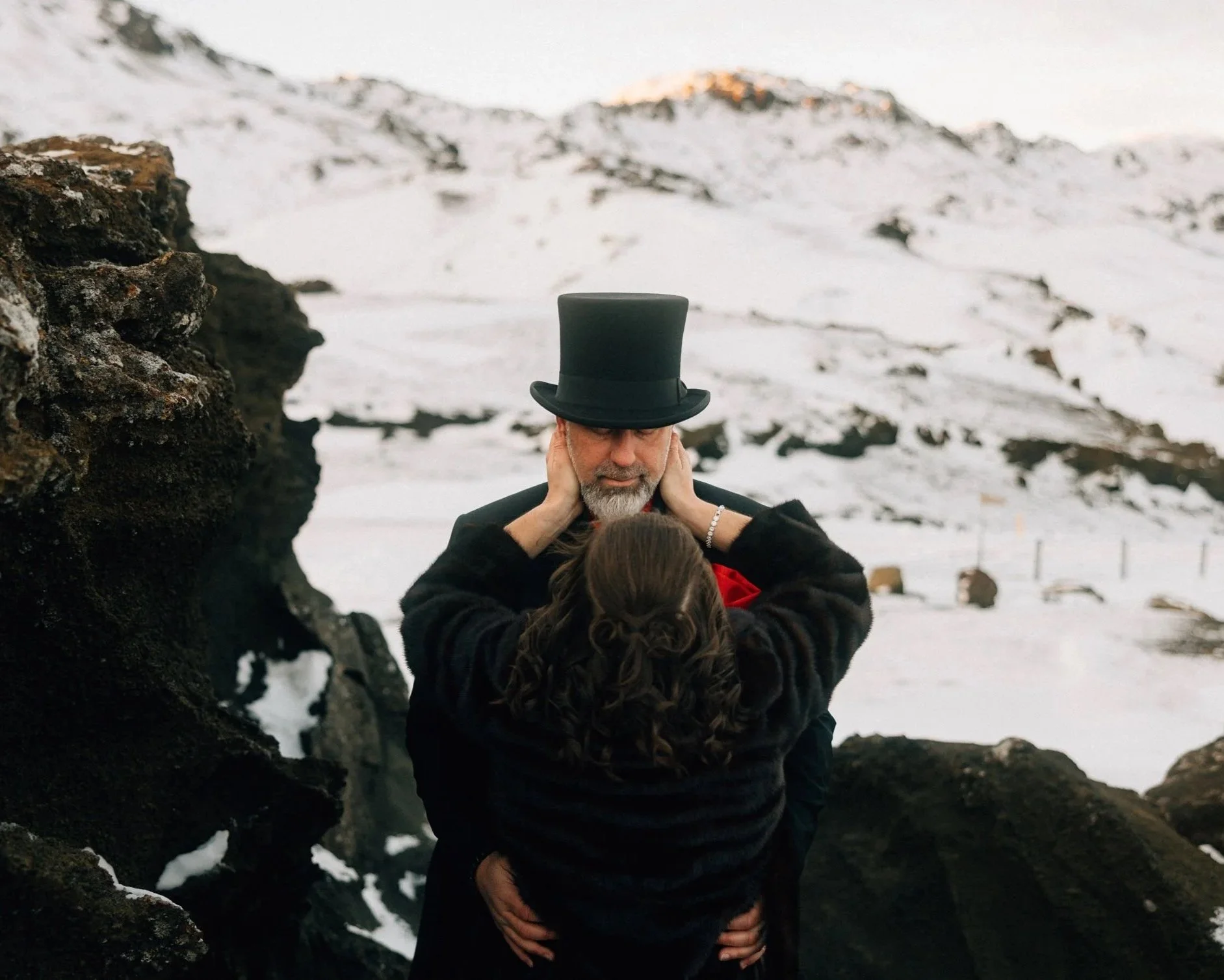 ac038-snowy-winter-wedding-in-iceland.jpg