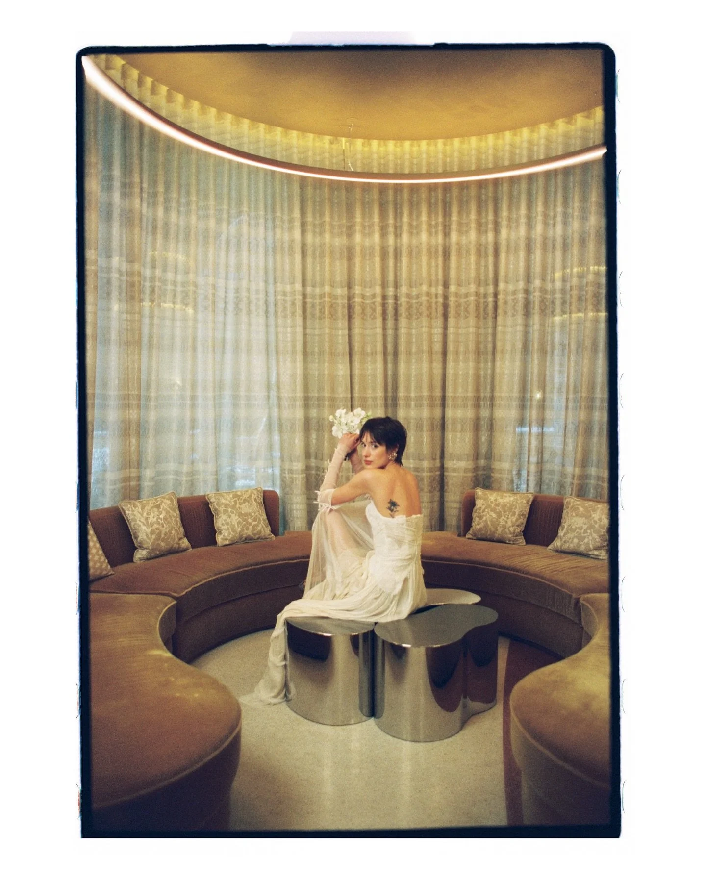 A few bonus 35mm snaps from the latest cover shoot for @mile_magazin at @wpraguehotel 🎞️

Starring the ethereal Anja in a dress by @veronikakostkovaweddingatelier.
-
Photo: @matejkmet | Location: @wpraguehotel | MUAH: Veronika Karmaz&iacute;nov&aacu