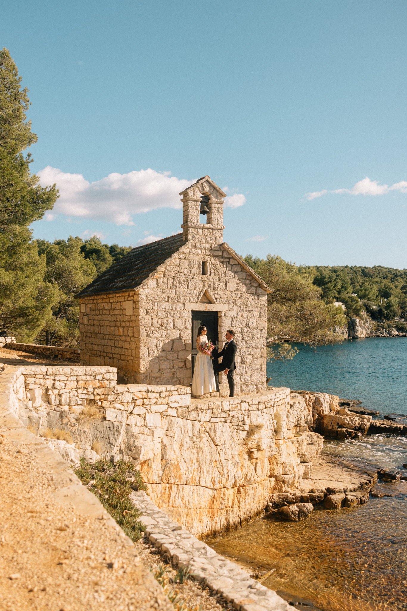 mw018-croatia-beach-wedding-ceremony-venue.jpg