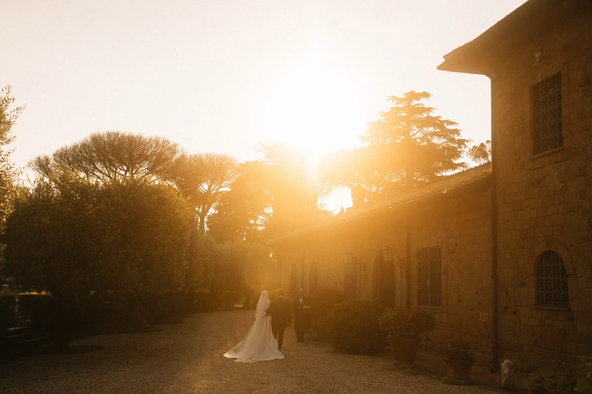 gm008-rome-italy-wedding-venue-villa-livia-entrance.jpg