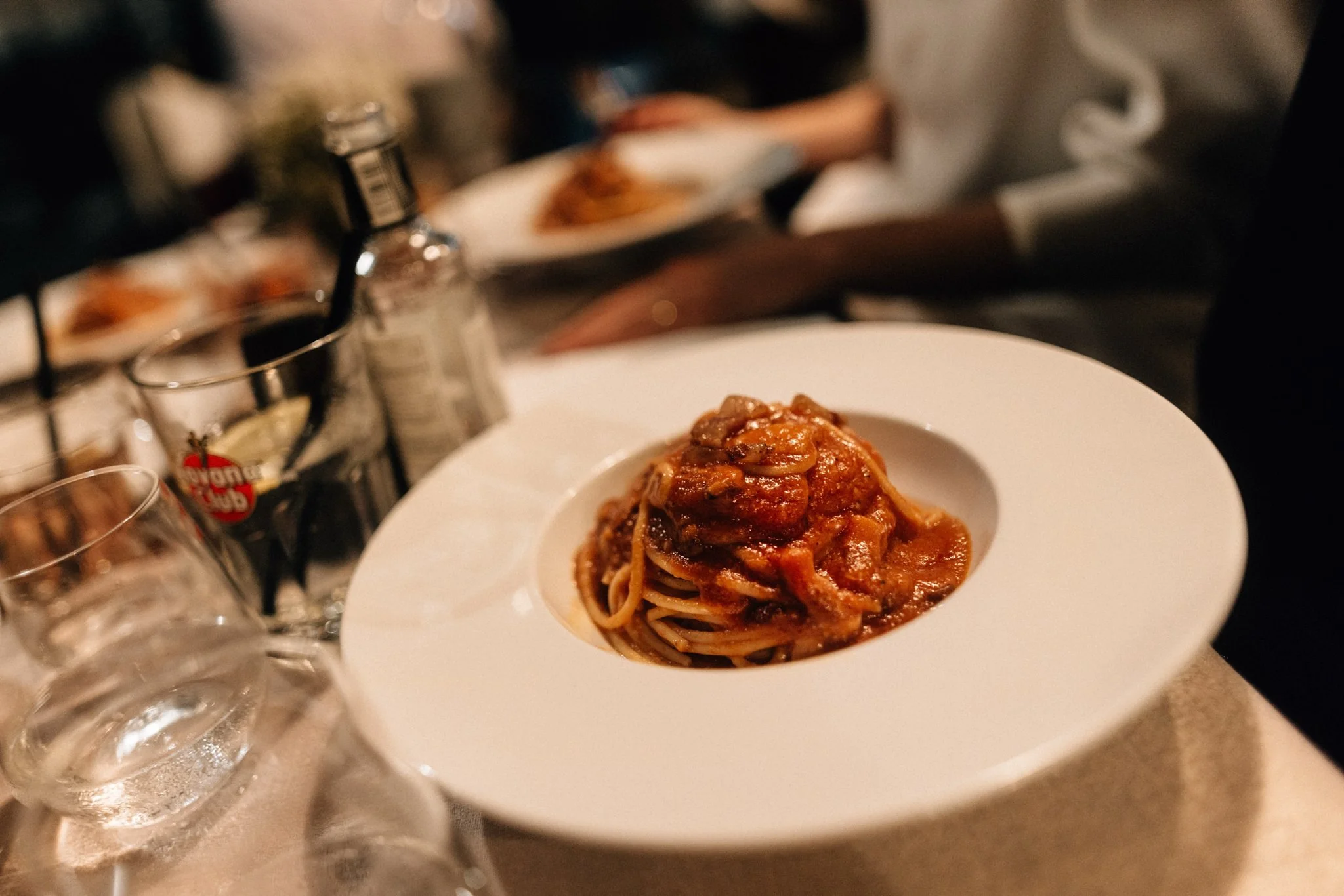 gm029-rome-michelin-restaurant-wedding-pasta-dinner.jpg