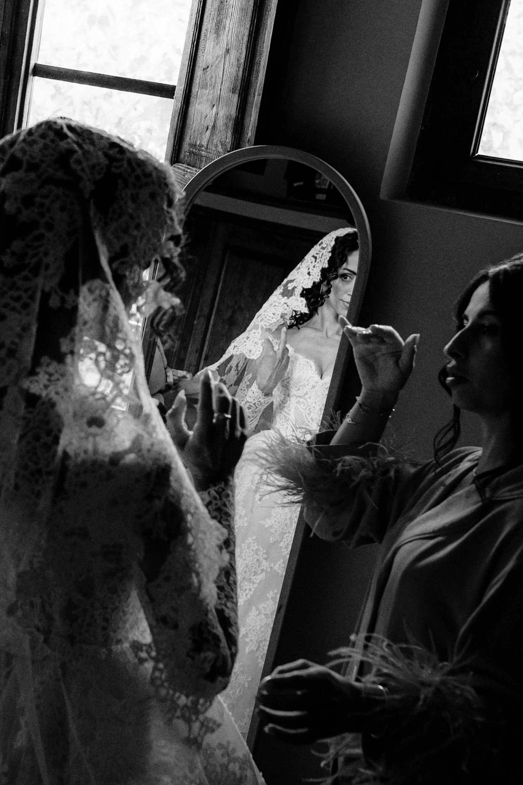 s&g013-barcelona-wedding-at-villa-almanita-bride-getting-ready.jpg