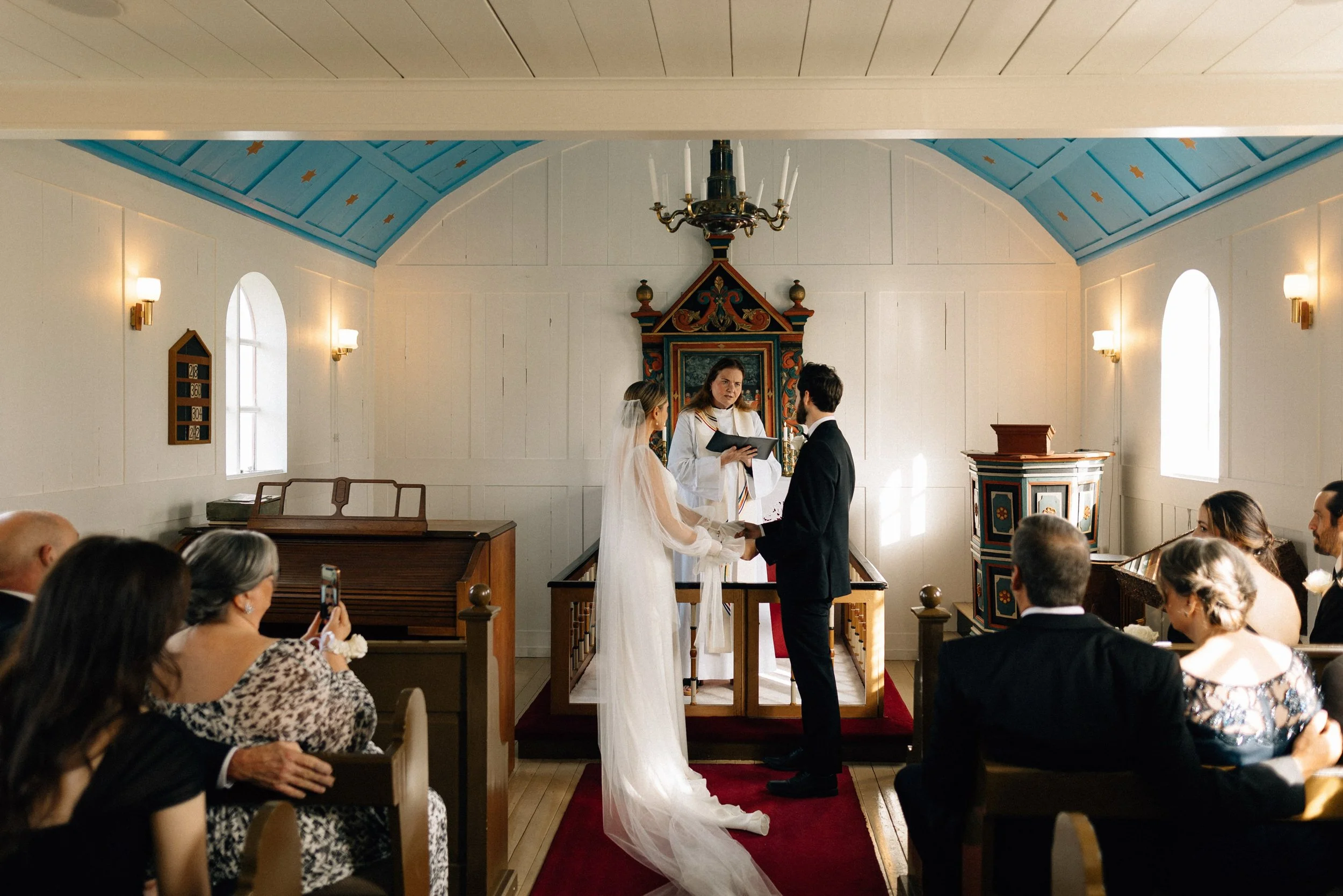 jj042-iceland-church-religious-ceremony.jpg