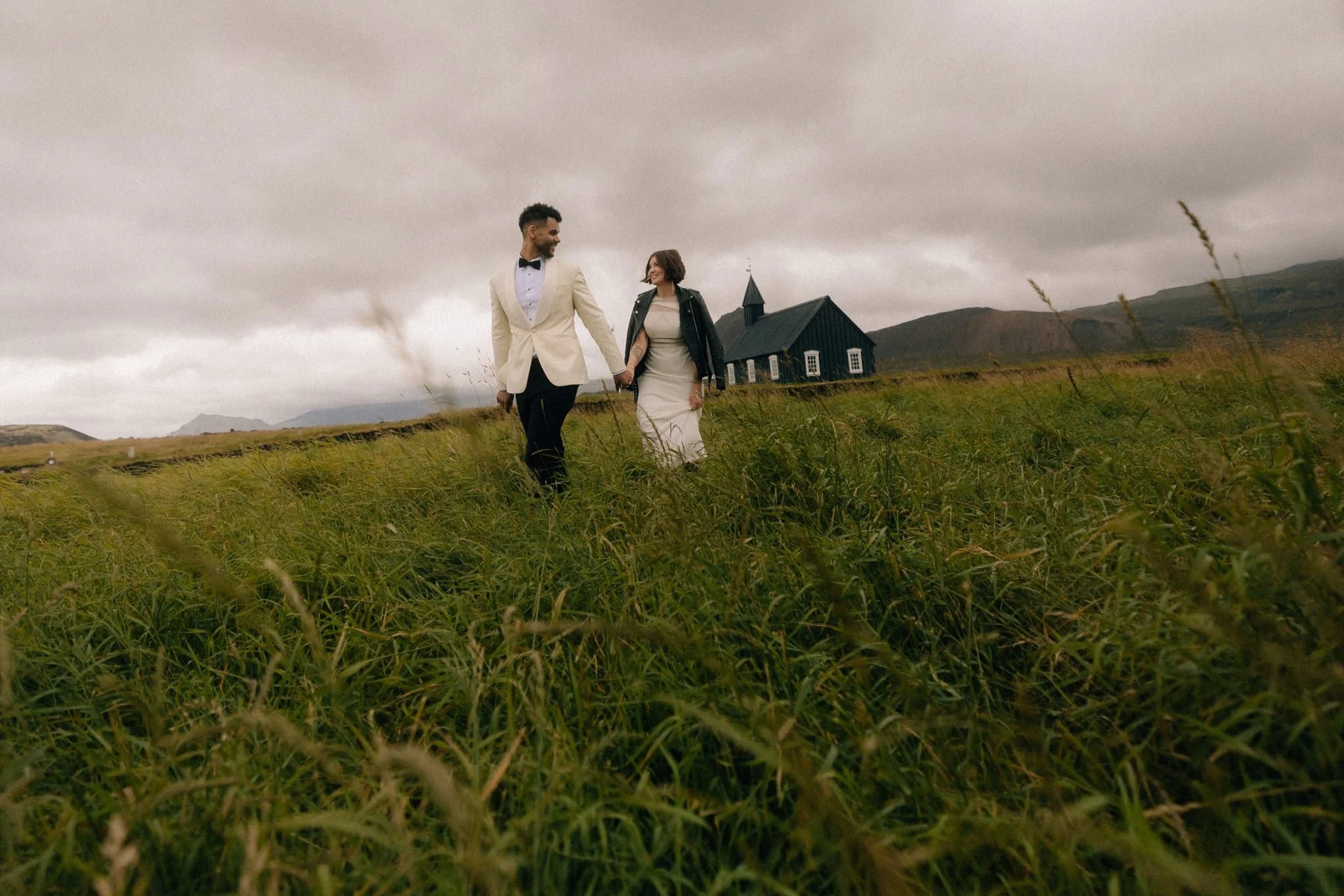 rk035-black-church-iceland-elopement.jpg