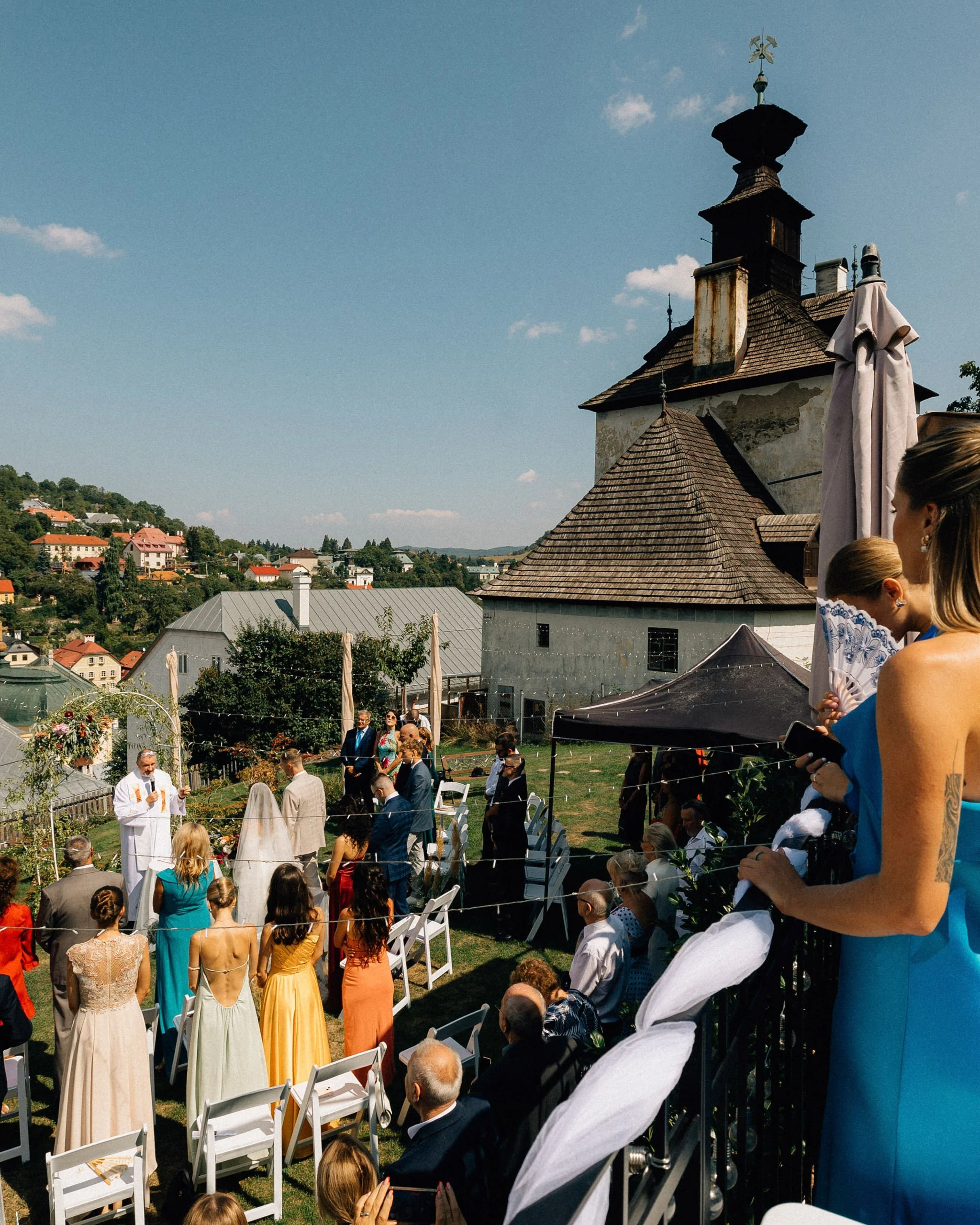 va004-european-medieval-unesco-town-wedding-ceremony.jpg
