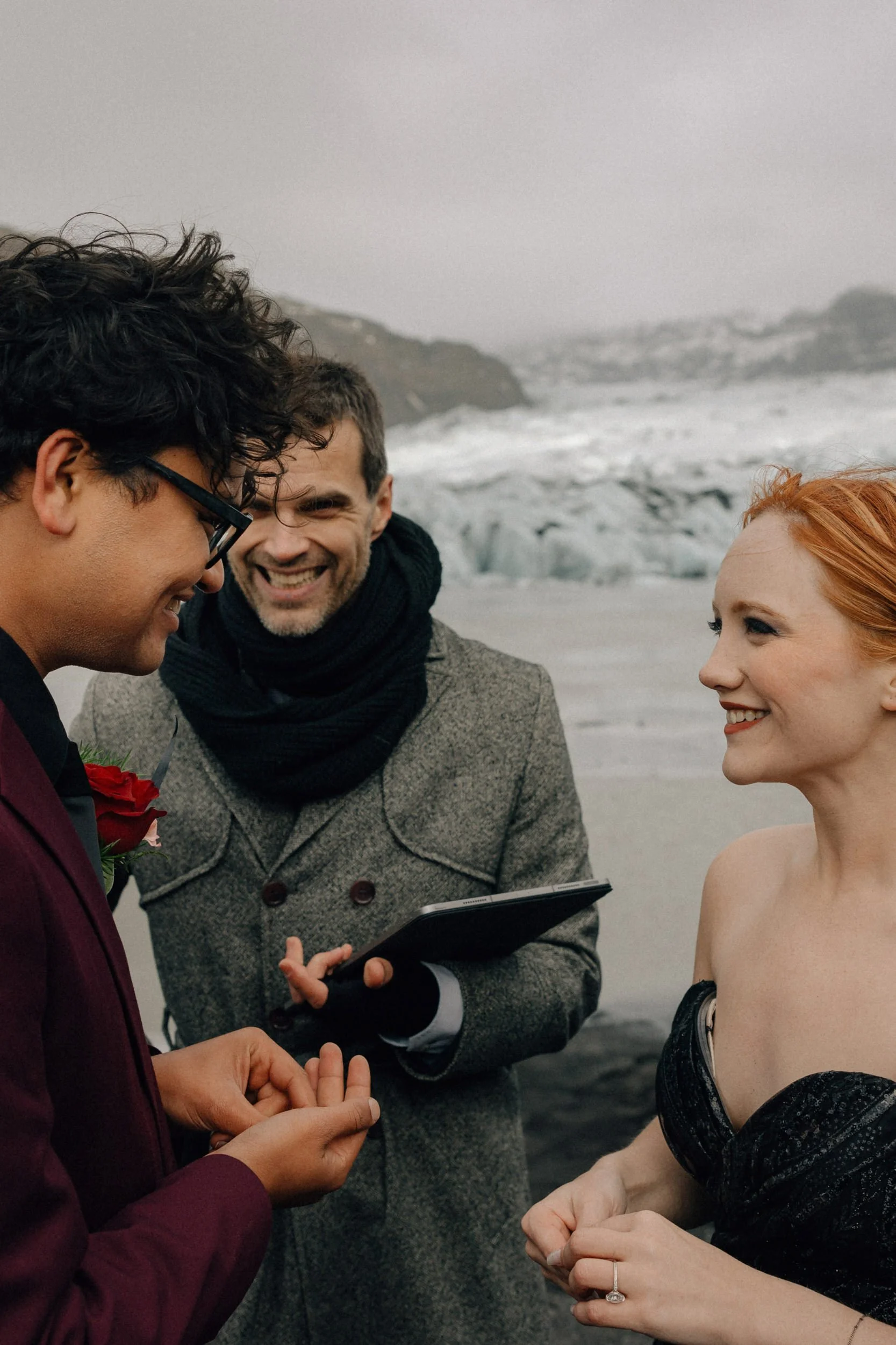 eb050-iceland-solheimajokull-glacier-wedding-ceremony.jpg