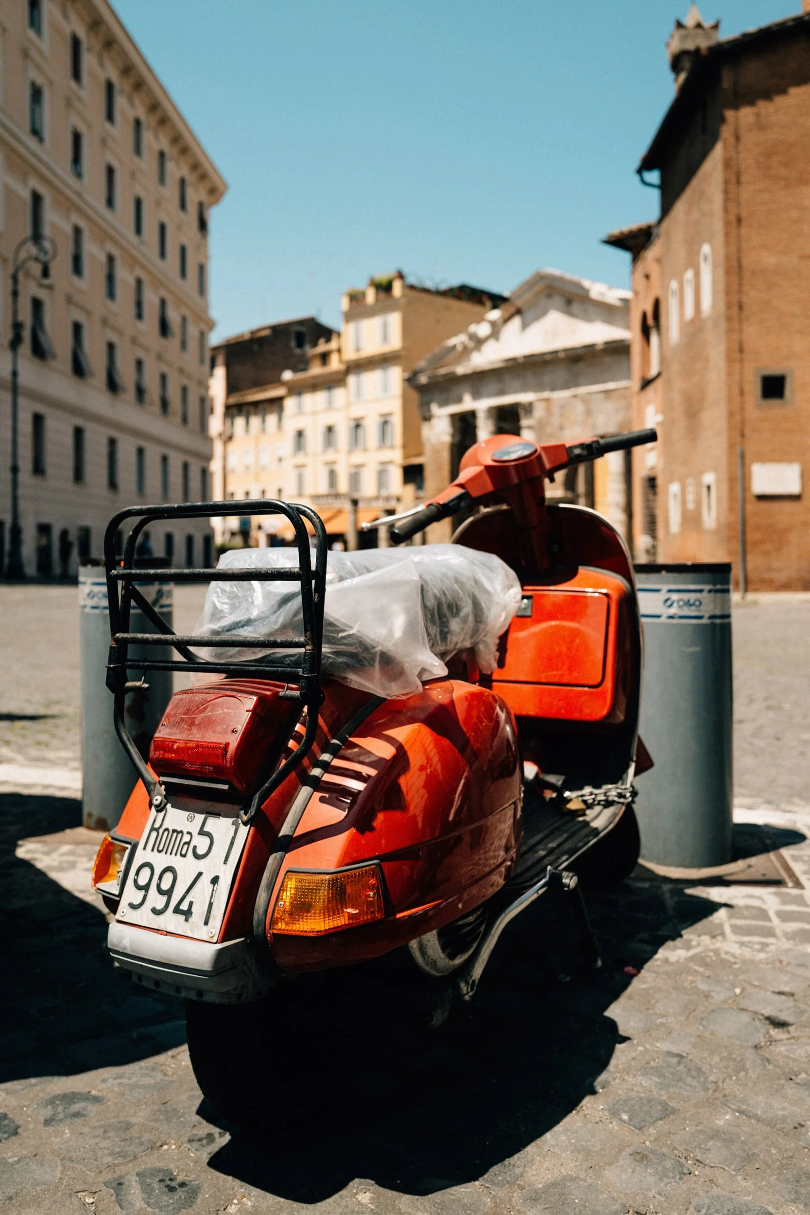 gm042-rome-italy-wedding-vespa.jpg