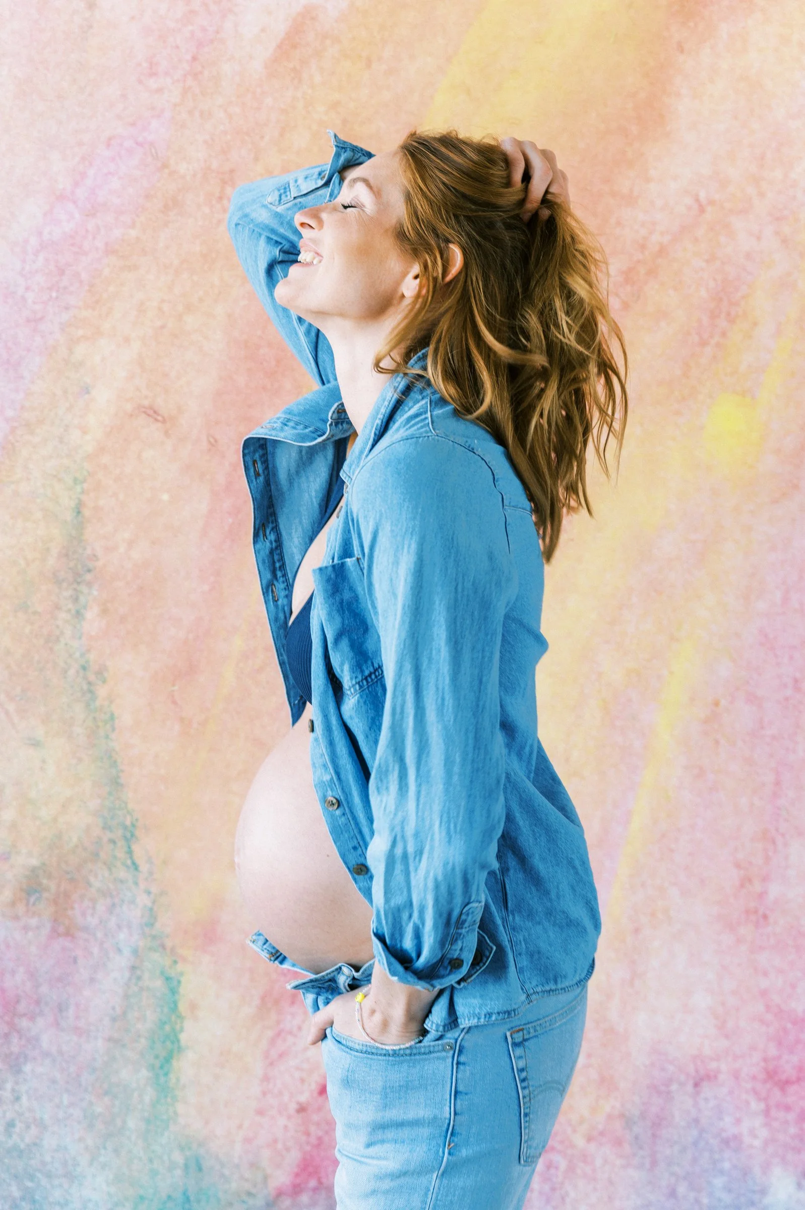 Im Studio mit Hanna Deuss: Modernes Babybauch Fotoshooting