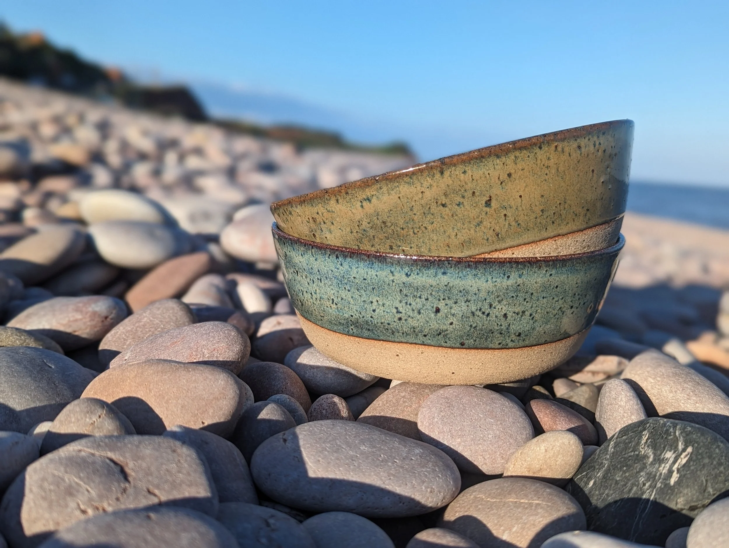 Same glaze different kiln shelf 🤩 #pastabowls #handmade #budleighbeach #devonlife #madeindevon