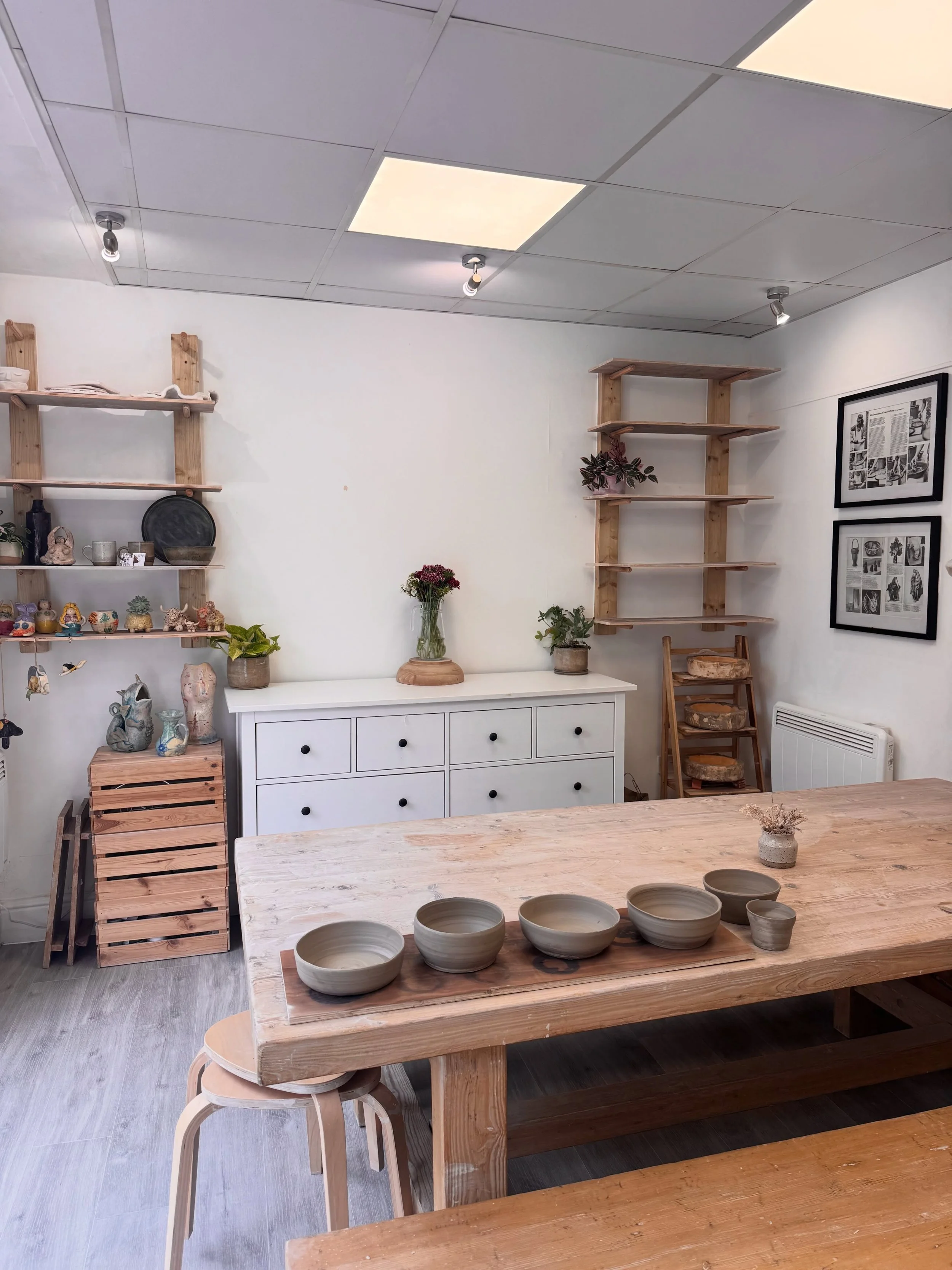 Happy Monday, little studio dump from what we got up to last week! #potterystudio #handbuilding #sculpture #wheelthrowing