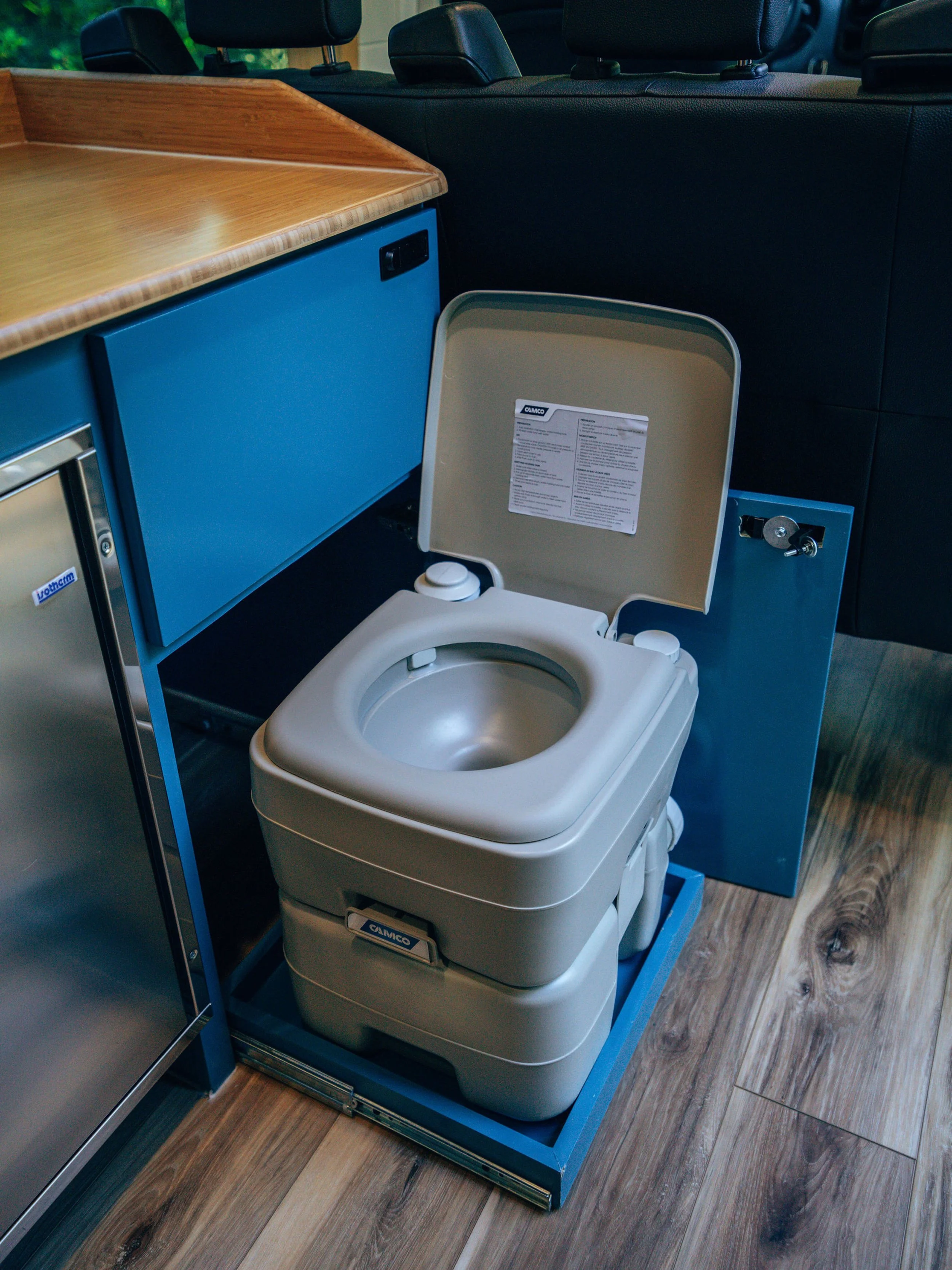 toilet.jpg