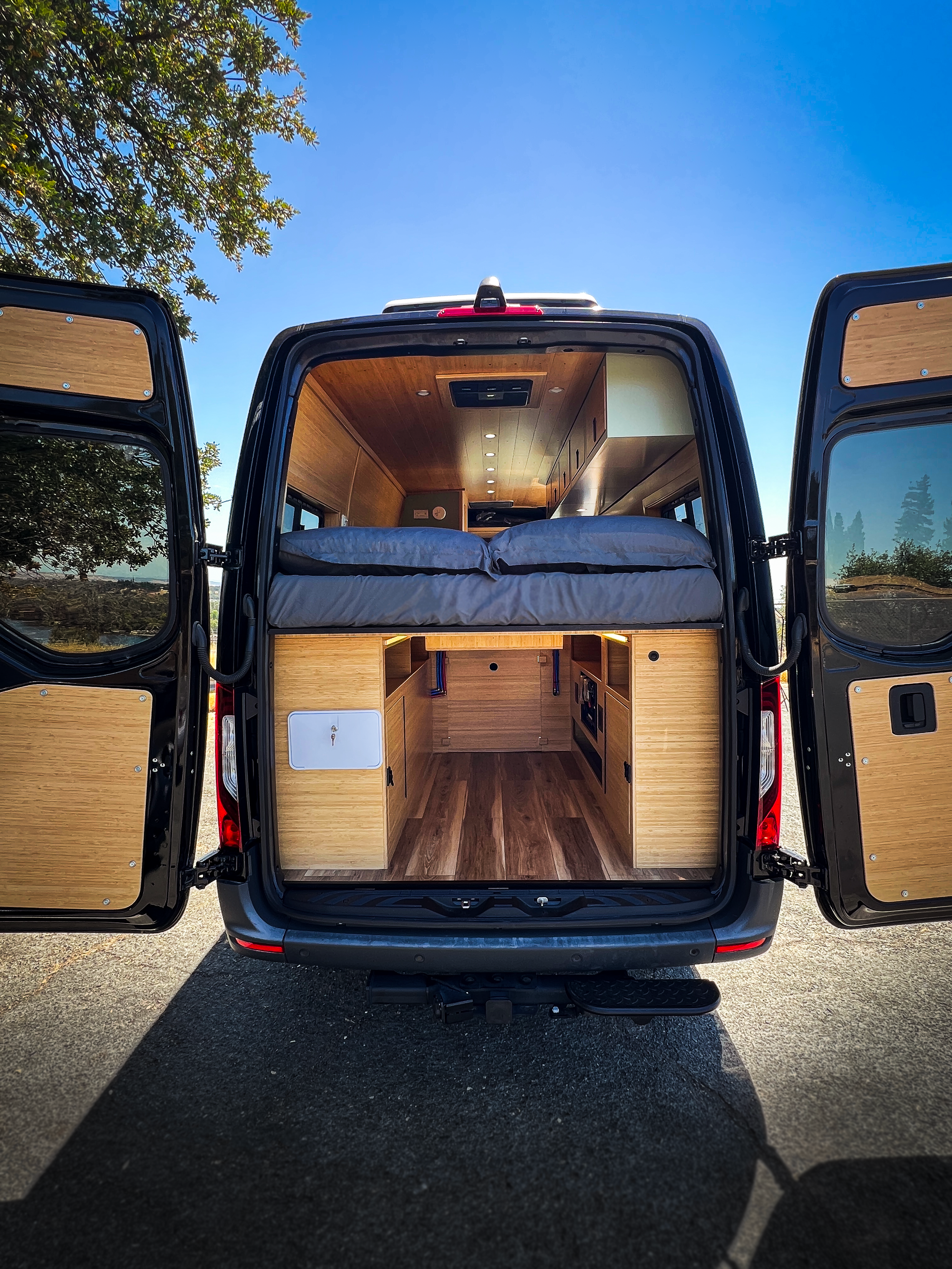 BackofVan (3).png