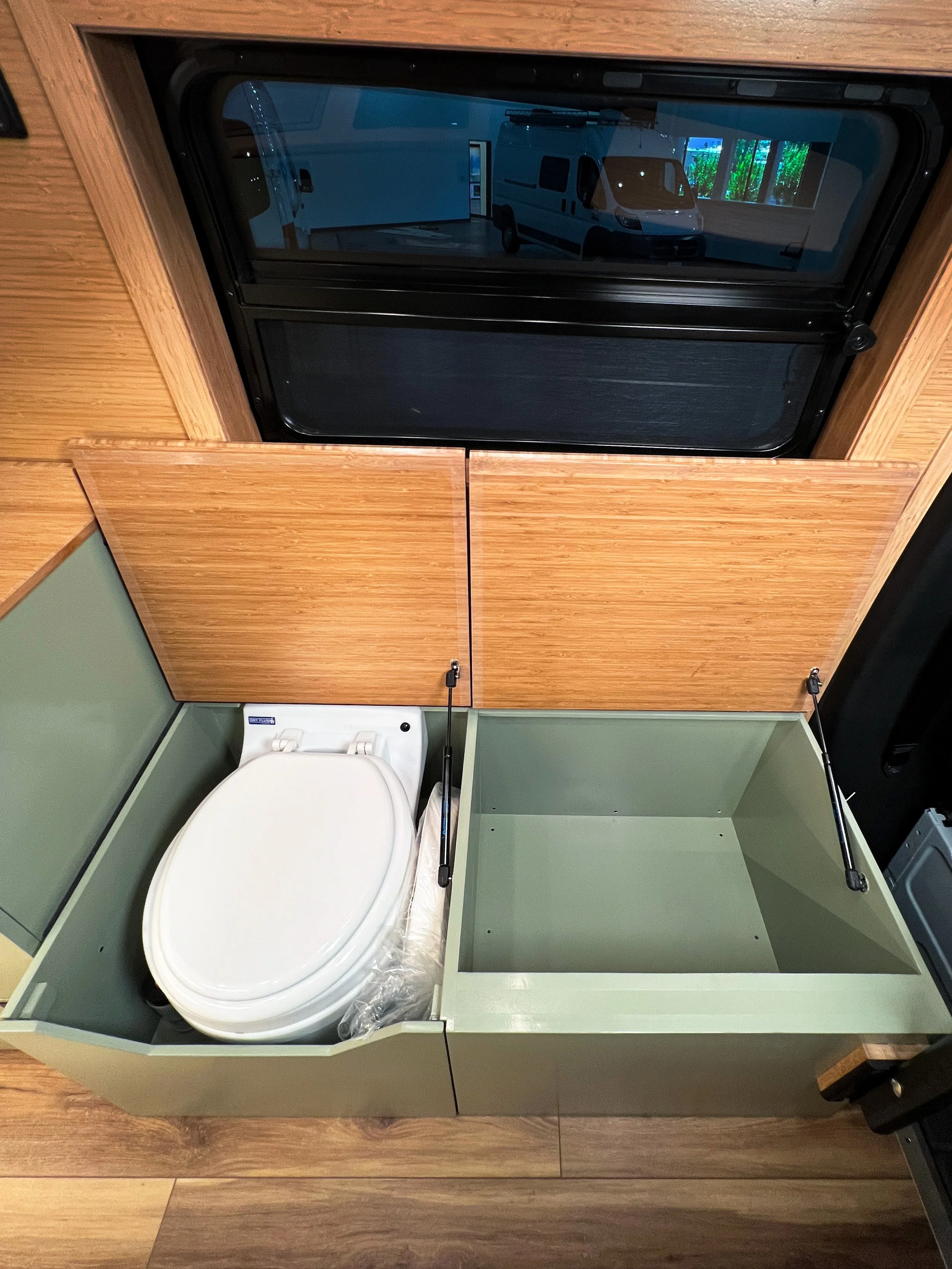 ToiletInBench.jpg