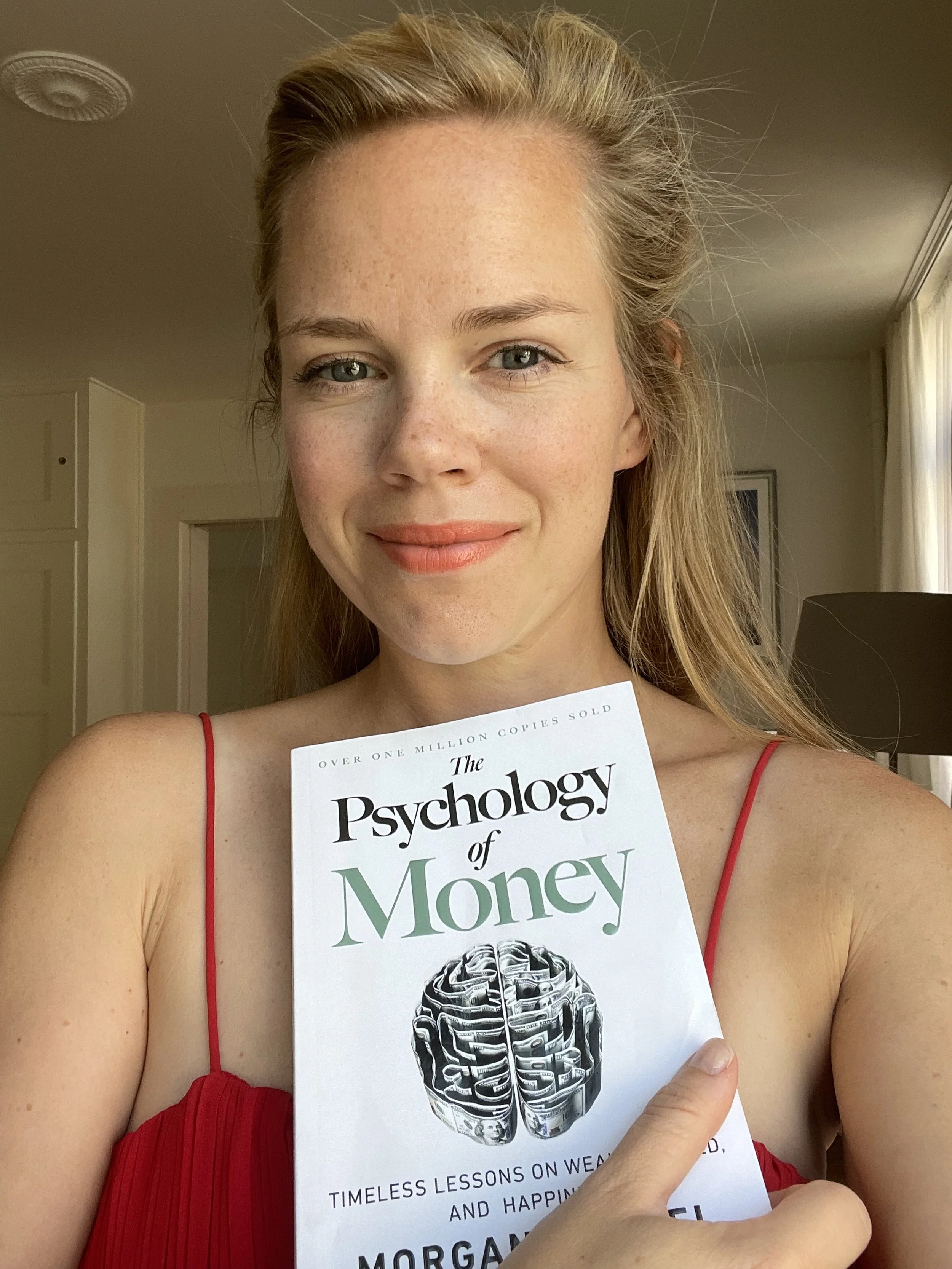 BOOK REVIEW - “The Psychologie of Money