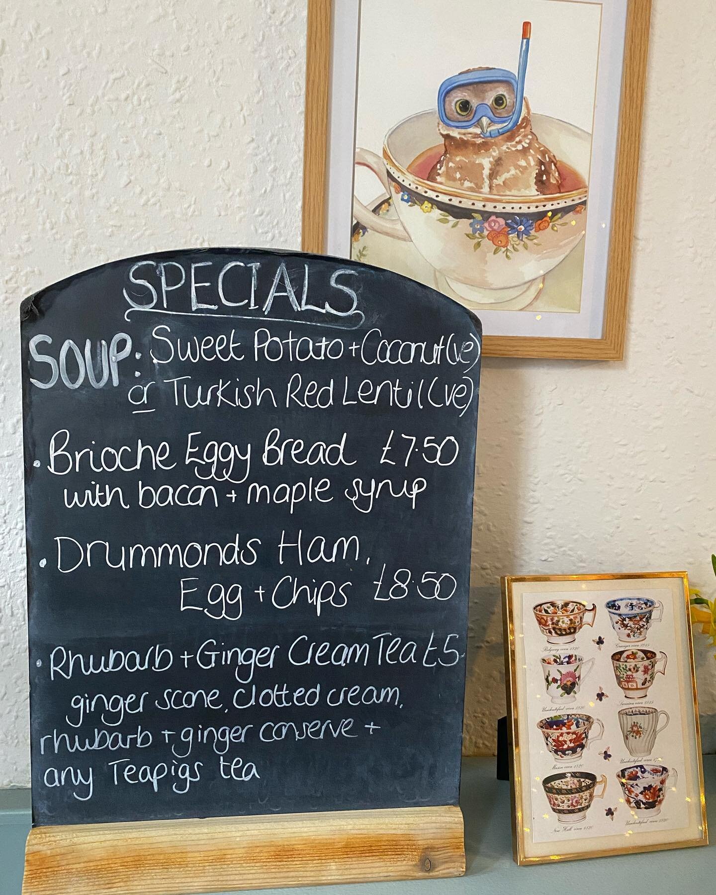 #romsey #cafe #romseycafe #specialsboard #weeklyspecials #soupoftheday #hampshire #hampshirecafe #testvalley #teacups