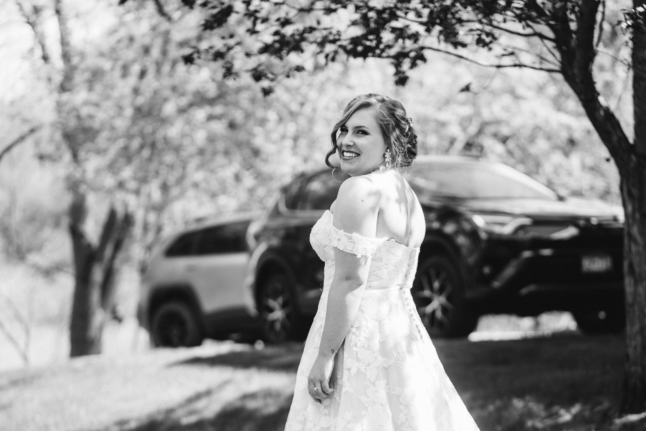 31_A wedding at Round Barn wedding venue in Redwing, Minnesota..jpg