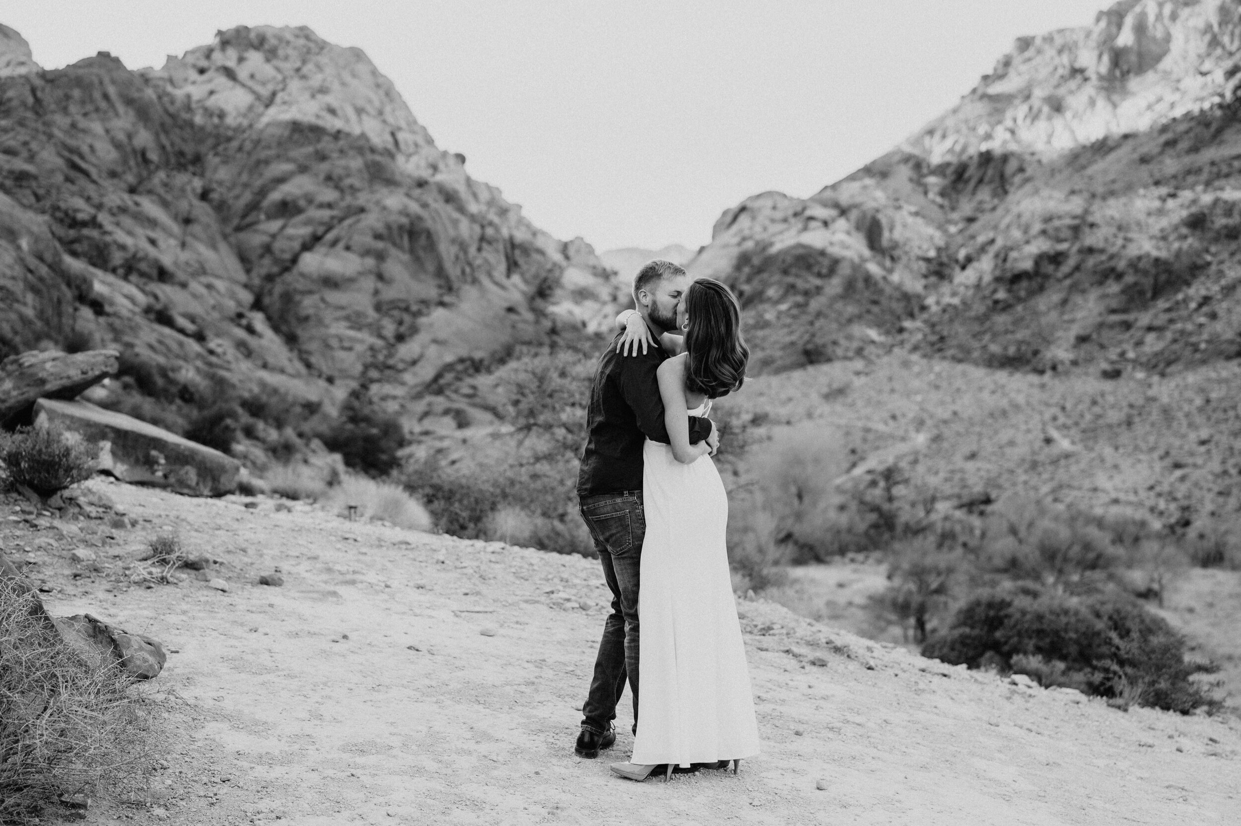 18_red-rock-canyon-engagement-session-nevada-46.jpg