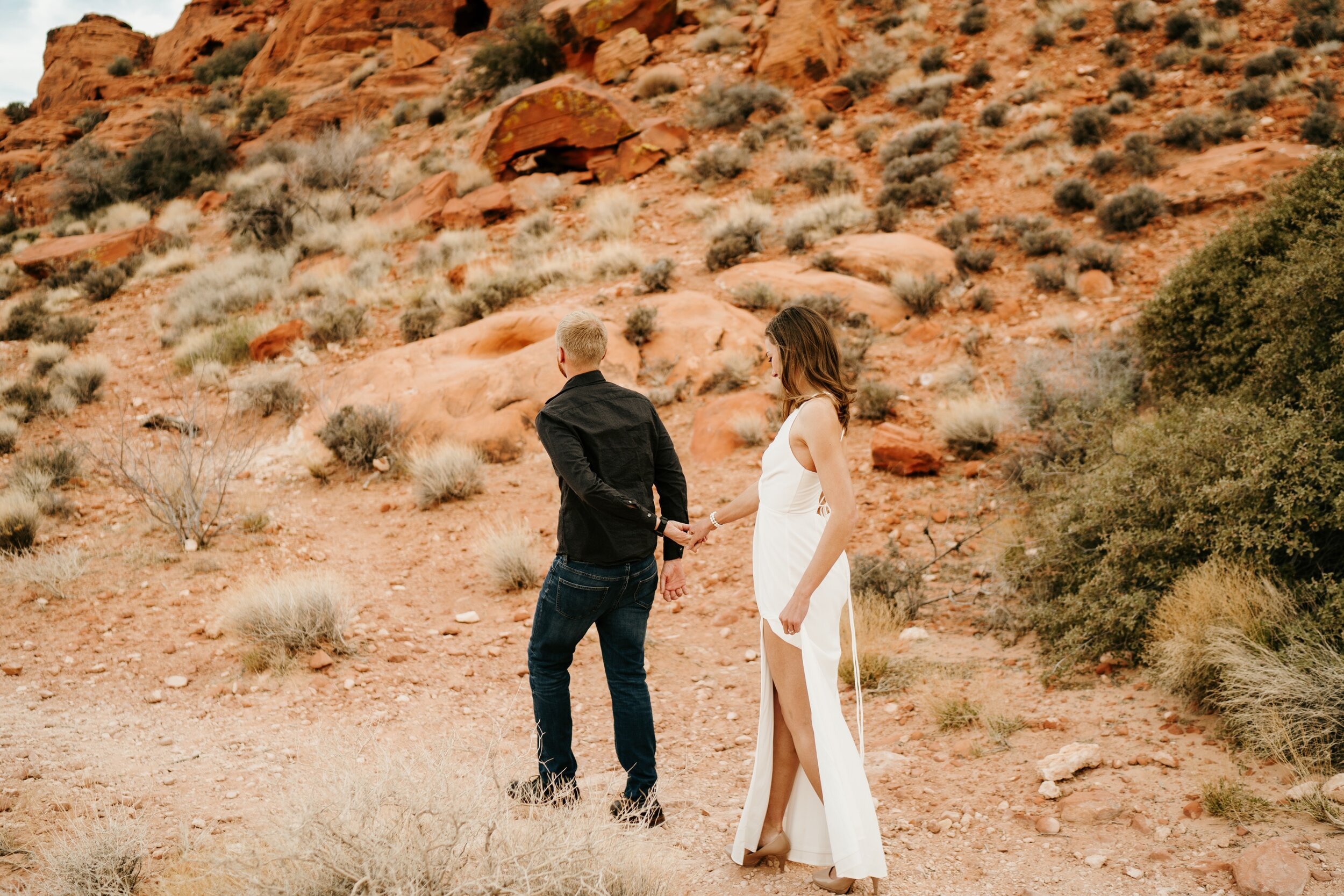 21_red-rock-canyon-engagement-session-nevada-60.jpg