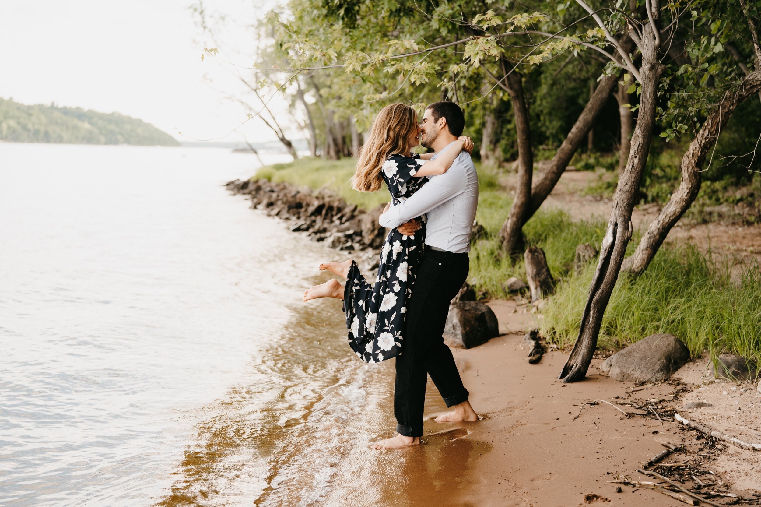 01_becca-paulo-09972_bonfire_lake_Summer_minnesota_Engagement.jpg