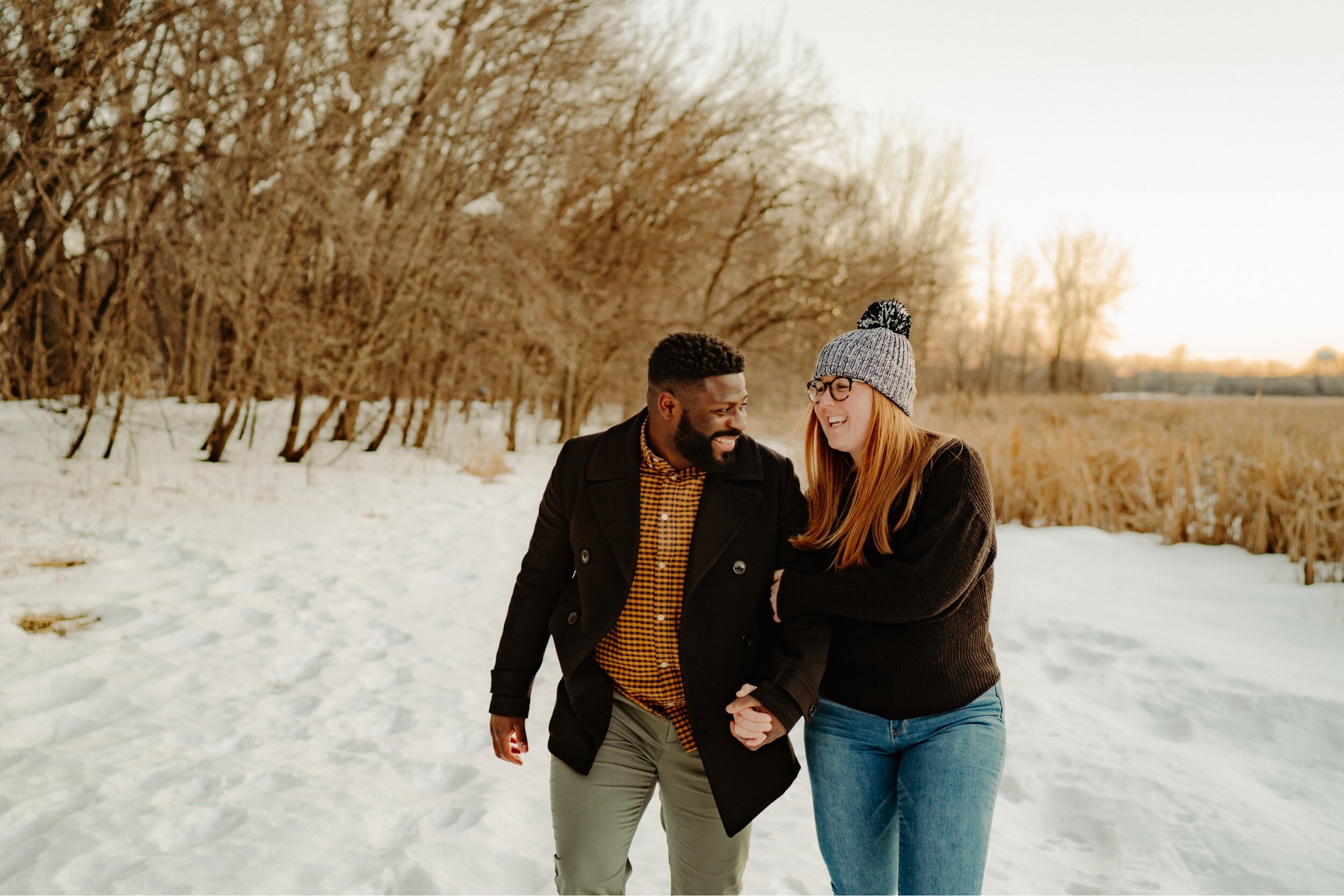 40_Maddie-Joe-223_field,_session,_minnesota_lifestyle,_Sunset,_minneapolis,_Engagement.jpg