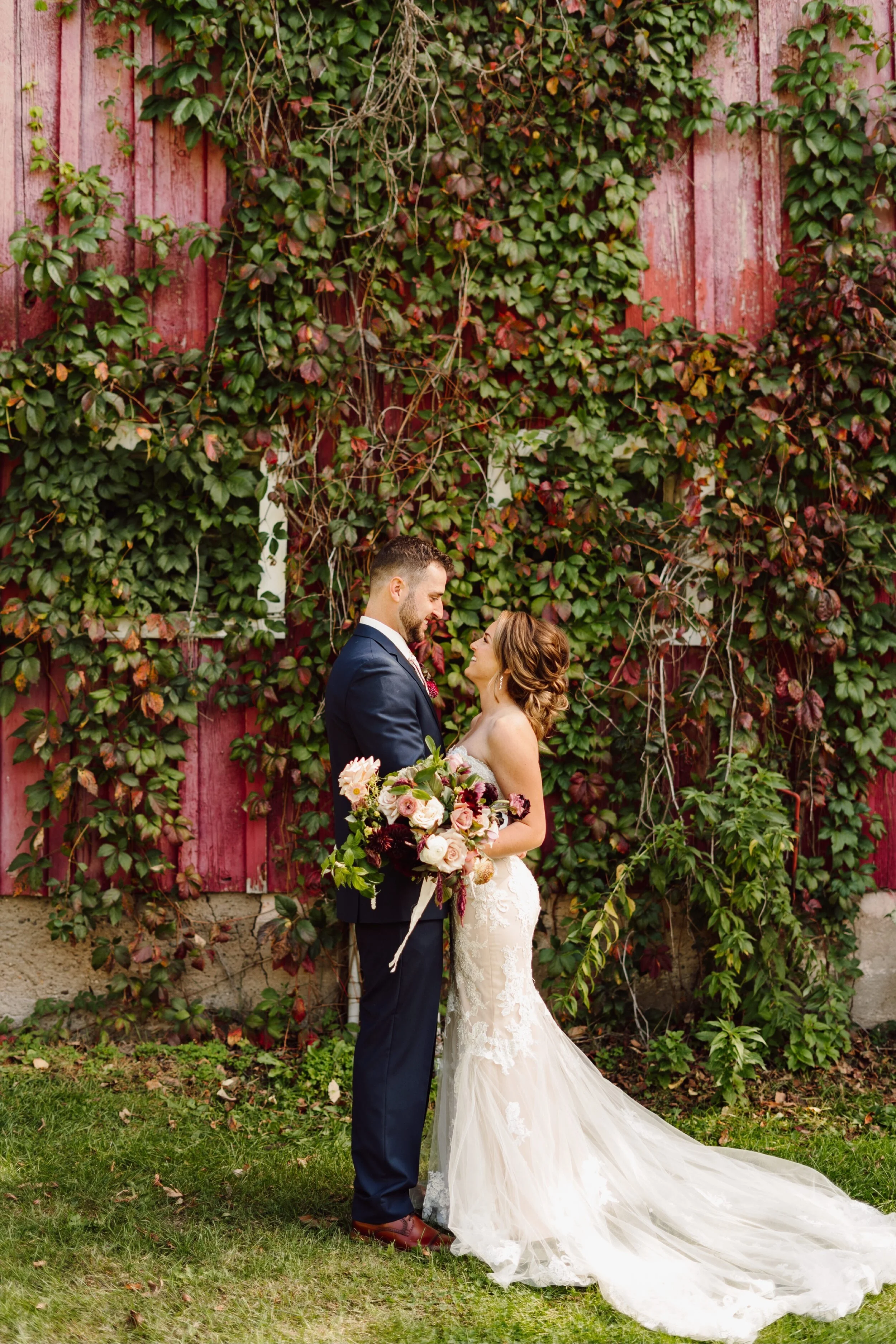 019_McNamara-Wedding-143_cottage_grove_minnesota_glen_hope_september_treehouse_wedding.jpg