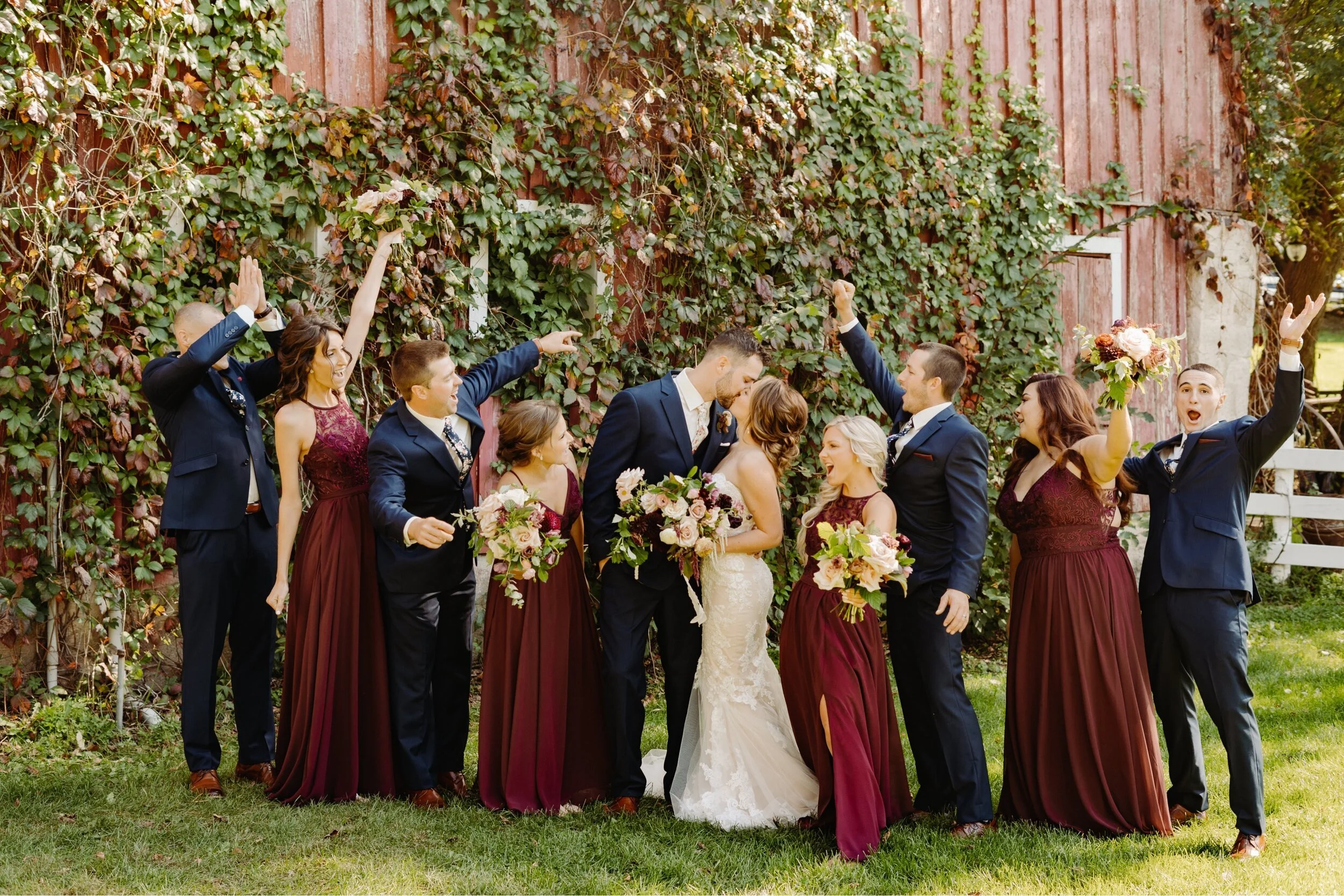 047_McNamara-Wedding-351_cottage_grove_minnesota_glen_hope_september_treehouse_wedding.jpg