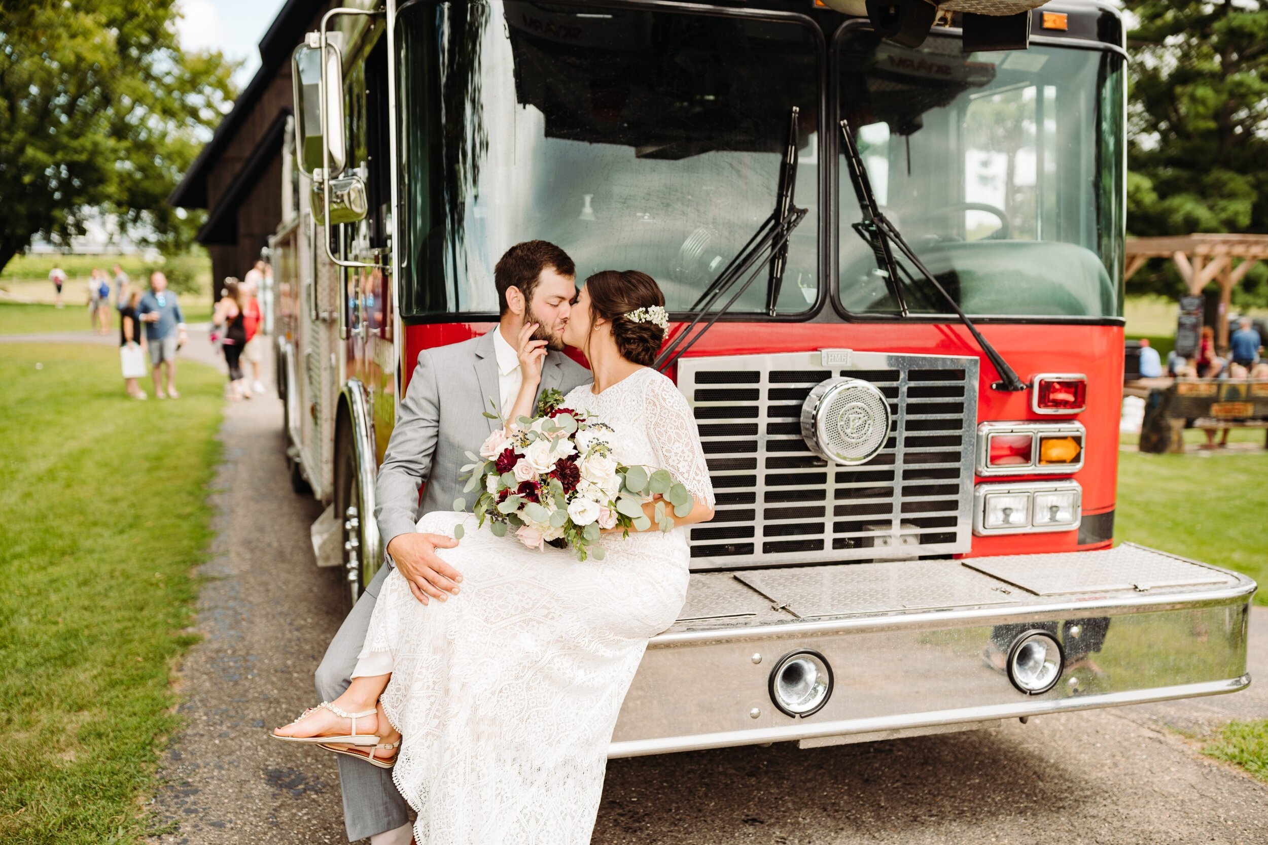 058_Steidl-Wedding-317_creek_Summer_minnesota_alexandria_wedding_winery_carlos.jpg